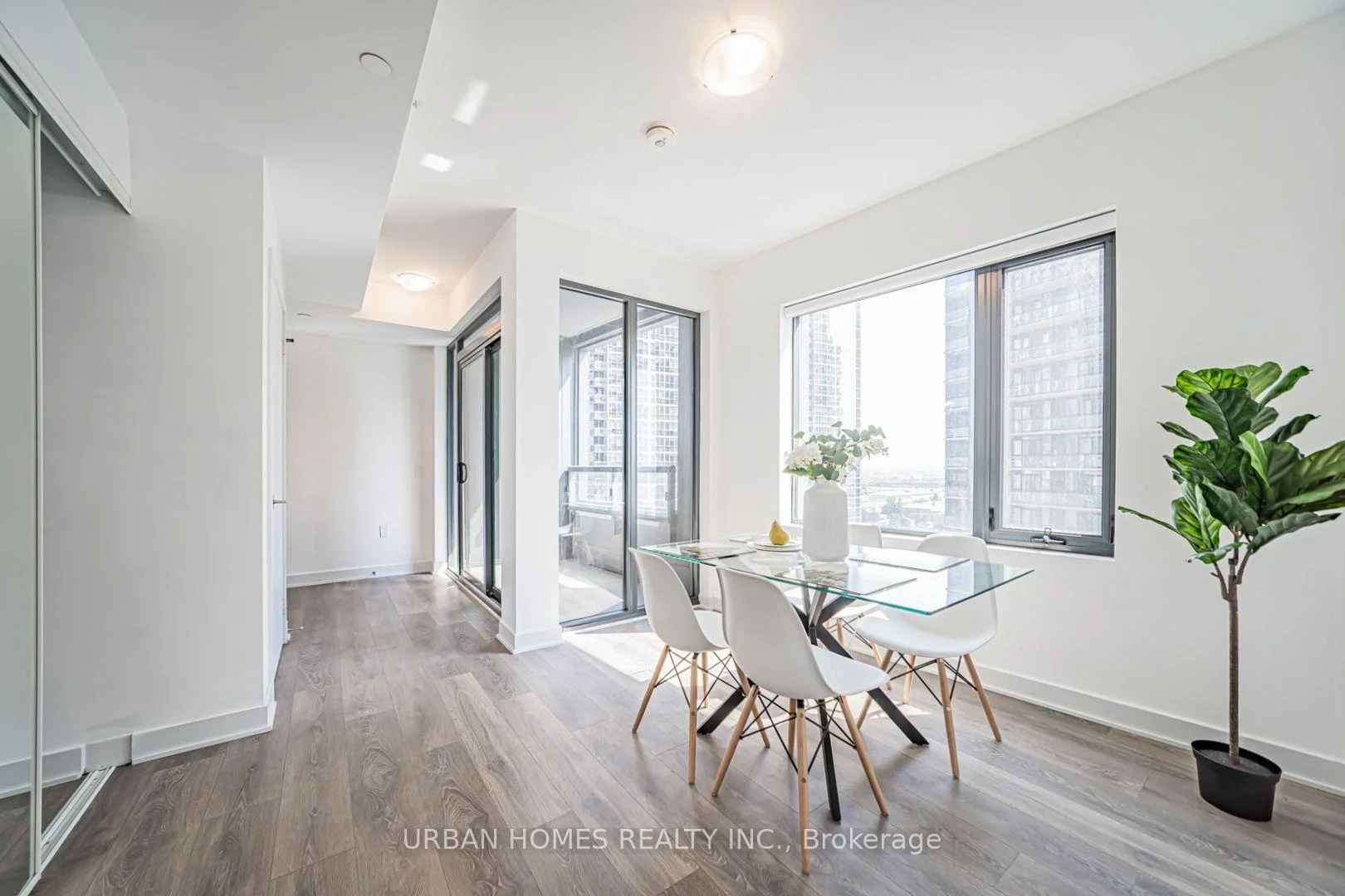Photo 7 of Unit 1307, 2920 Highway 7 Road, Vaughan, Vaughan Corporate Centre — HOMEH