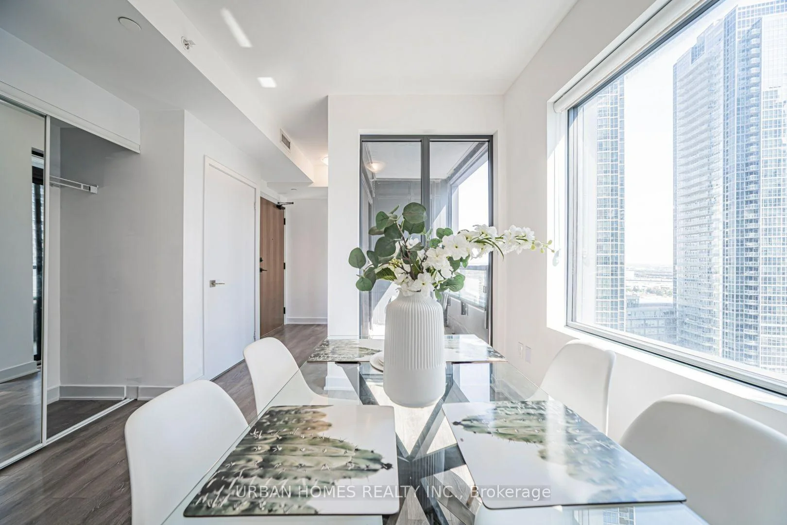 Photo 8 of Unit 1307, 2920 Highway 7 Road, Vaughan, Vaughan Corporate Centre — HOMEH