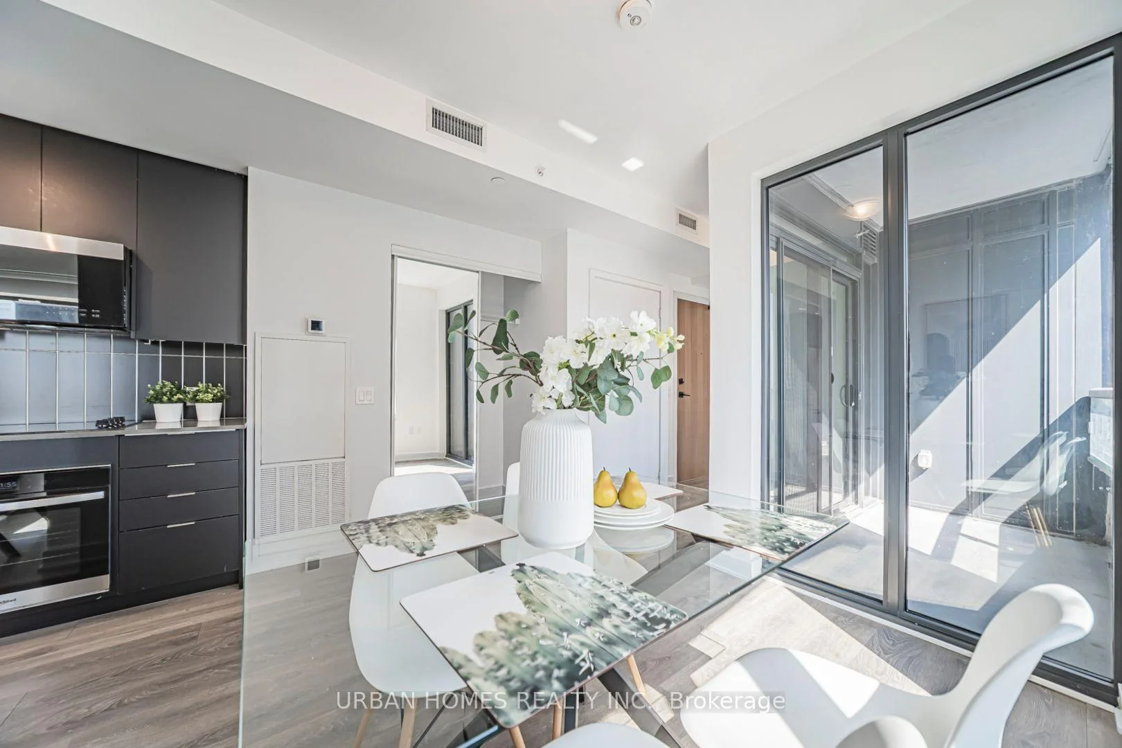 Photo 9 of Unit 1307, 2920 Highway 7 Road, Vaughan, Vaughan Corporate Centre — HOMEH
