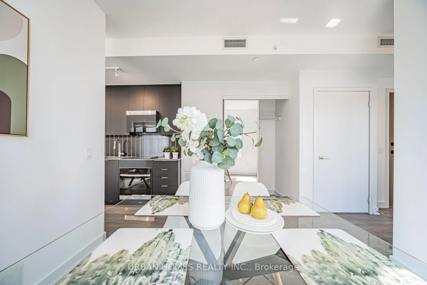 Photo 10 of Unit 1307, 2920 Highway 7 Road, Vaughan, Vaughan Corporate Centre — HOMEH