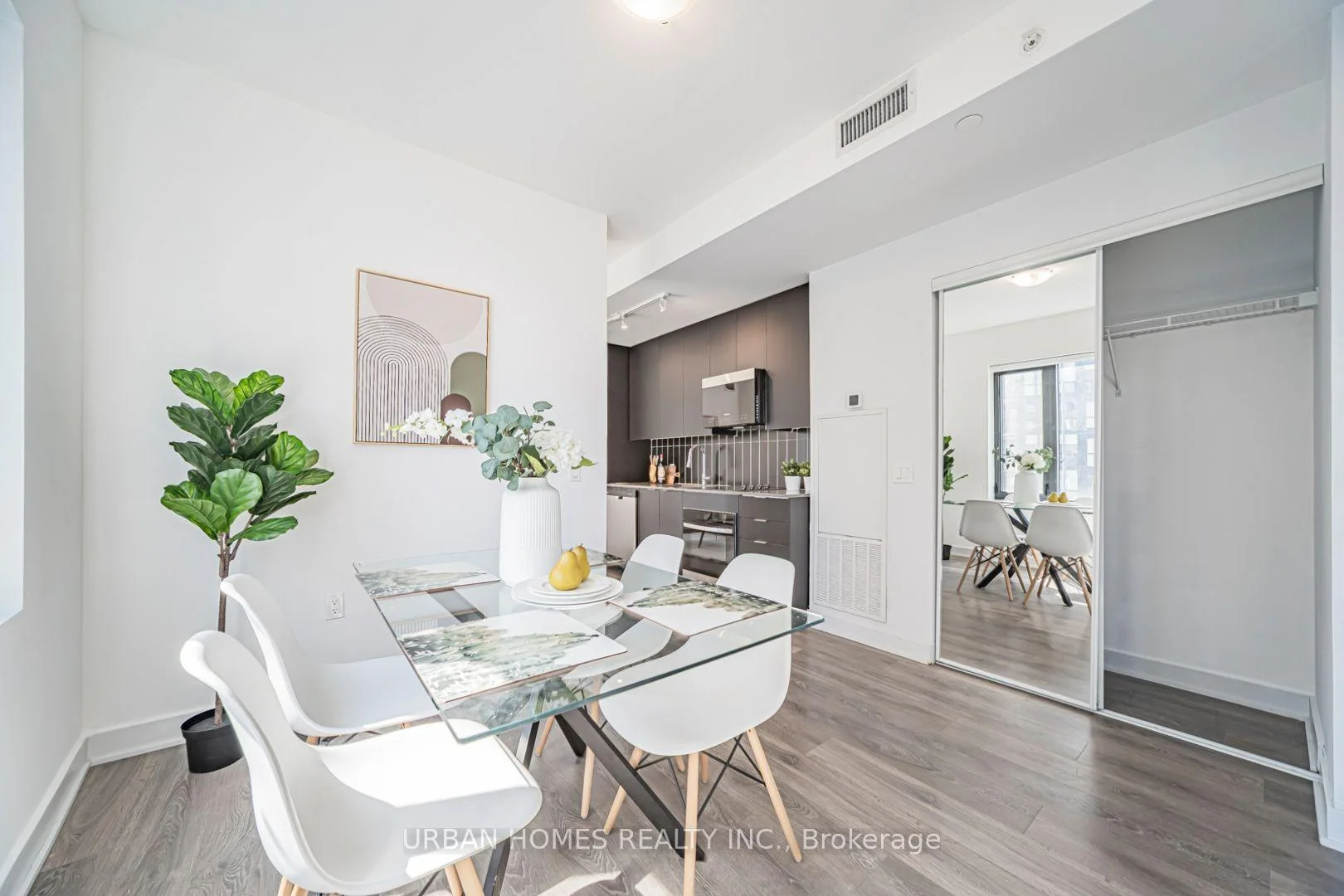 Photo 12 of Unit 1307, 2920 Highway 7 Road, Vaughan, Vaughan Corporate Centre — HOMEH