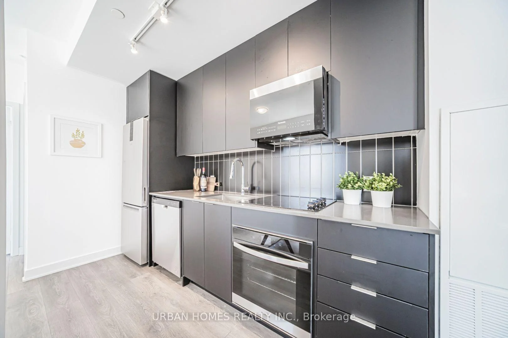Photo 14 of Unit 1307, 2920 Highway 7 Road, Vaughan, Vaughan Corporate Centre — HOMEH