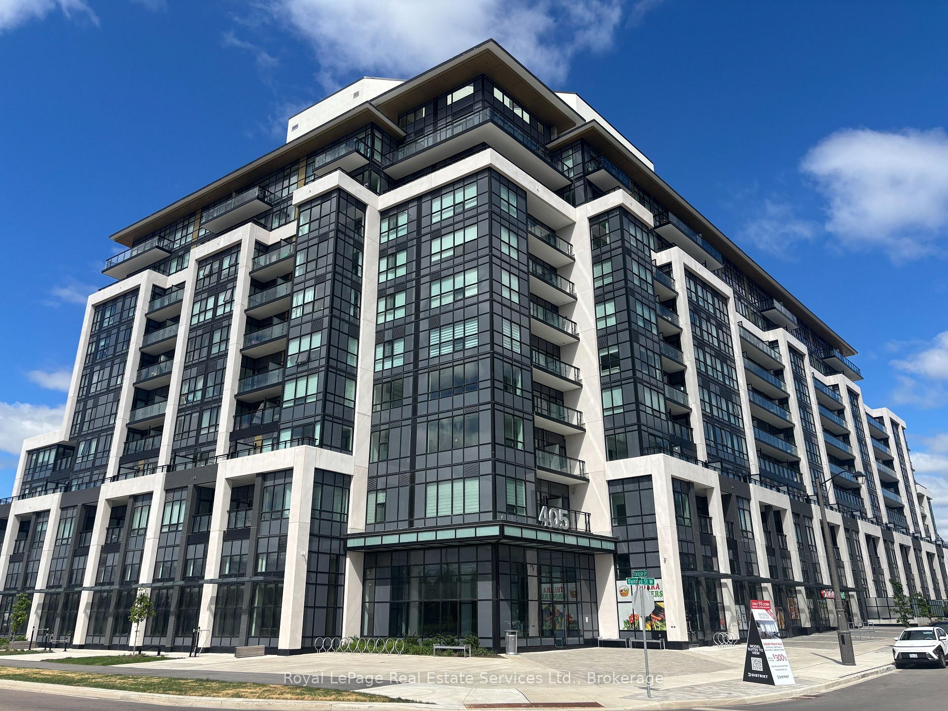 Front of Unit 332, 405 Dundas Street W