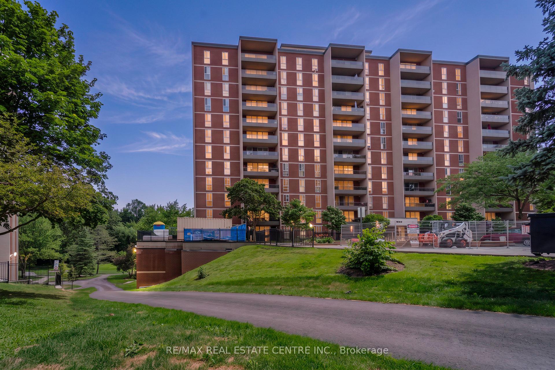 Photo 30 of Unit 806, 1964 Main Street W, Hamilton, Ainslie Wood — HOMEH