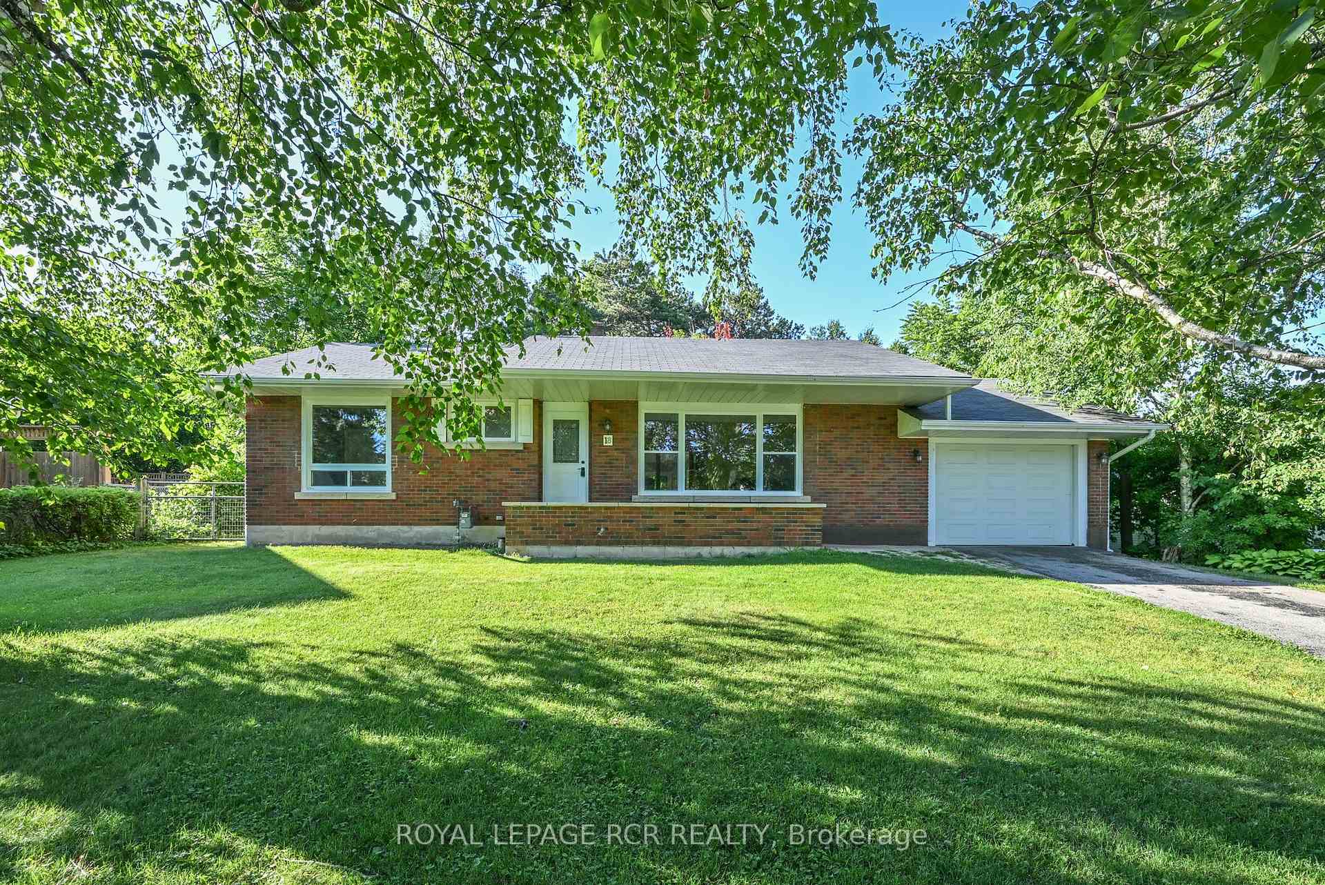 Photo 3 of 18 Doner Street, New Tecumseth, Alliston — HOMEH