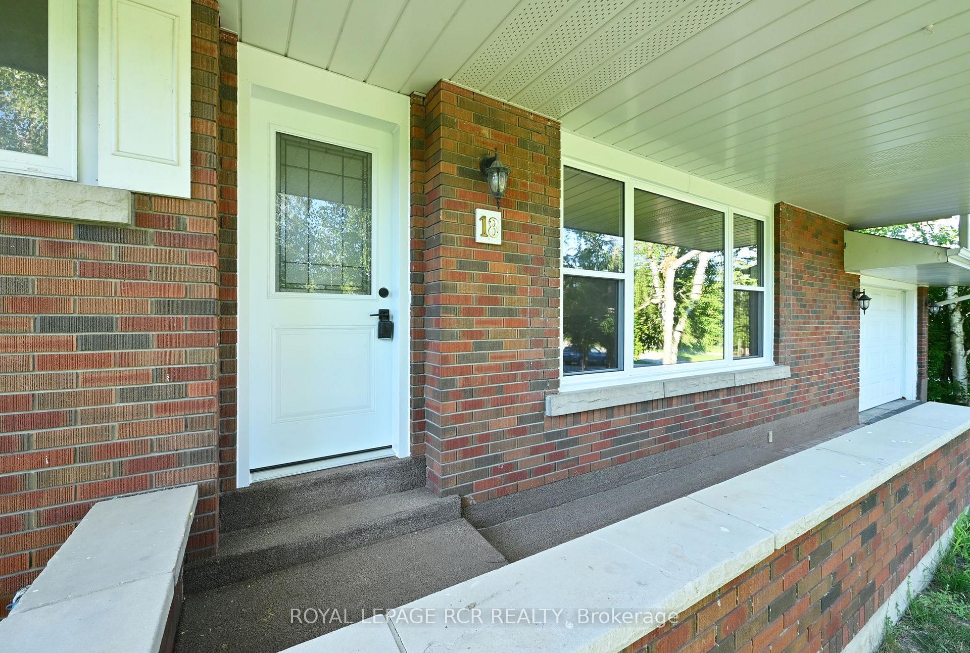 Photo 4 of 18 Doner Street, New Tecumseth, Alliston — HOMEH