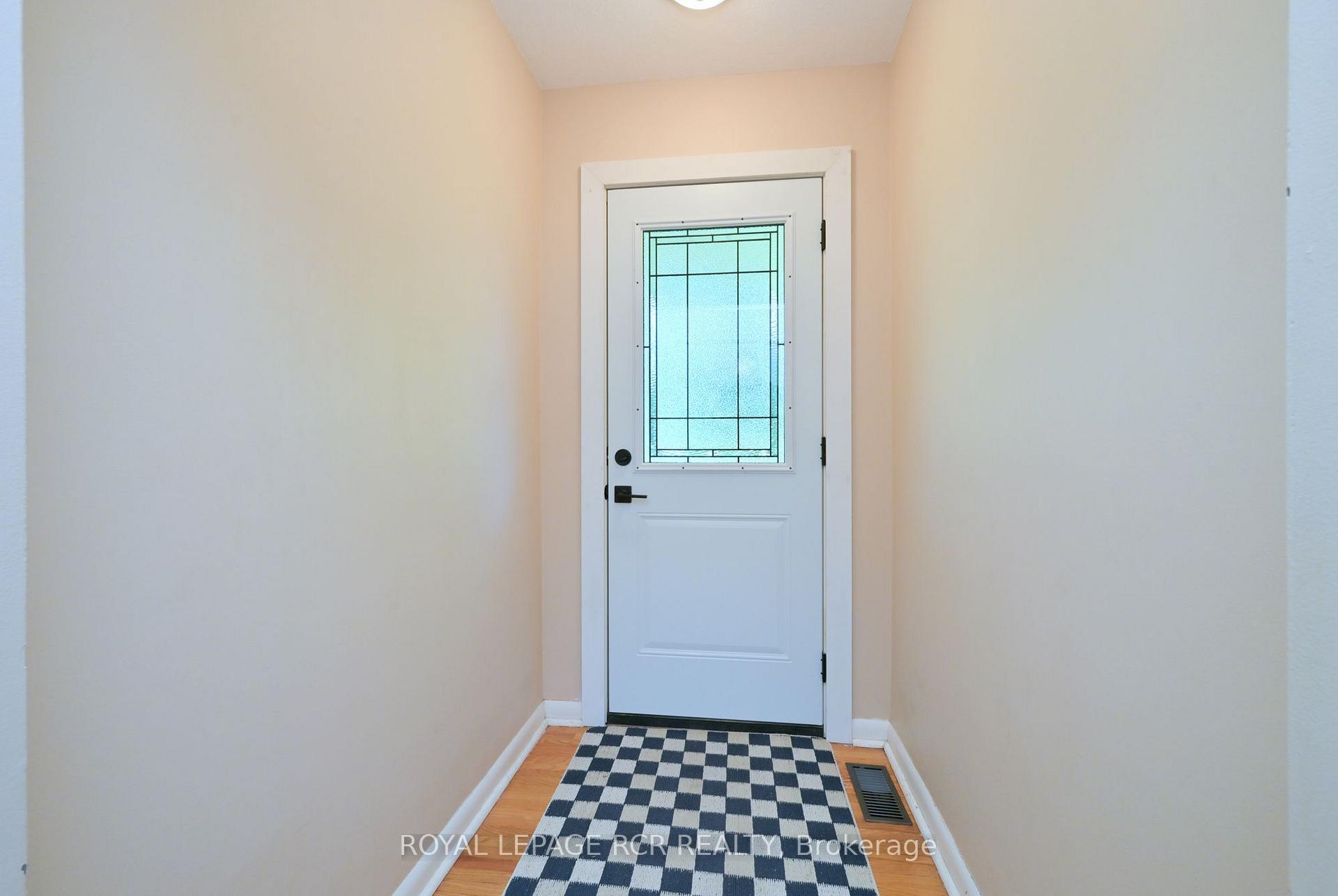 Photo 5 of 18 Doner Street, New Tecumseth, Alliston — HOMEH