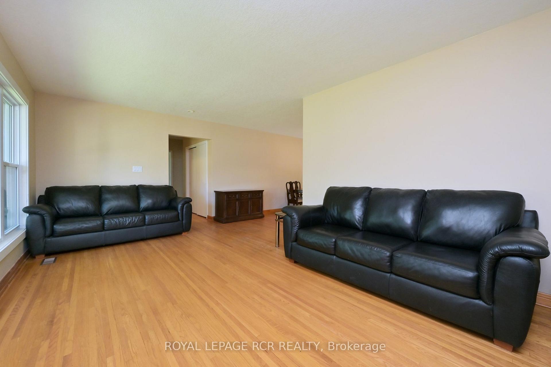 Photo 7 of 18 Doner Street, New Tecumseth, Alliston — HOMEH