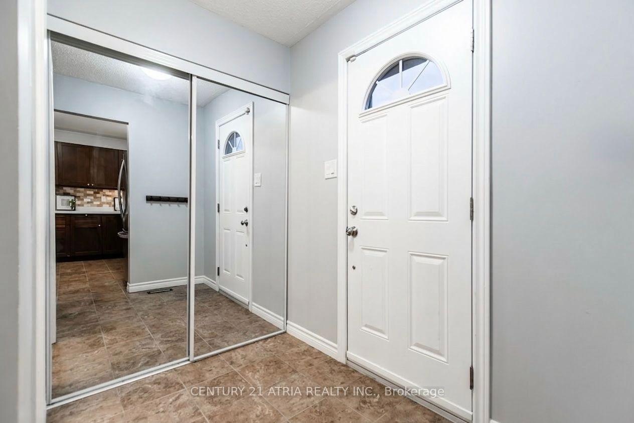 Photo 4 of Unit 41, 2825 Gananoque Drive, Mississauga, Meadowvale — HOMEH