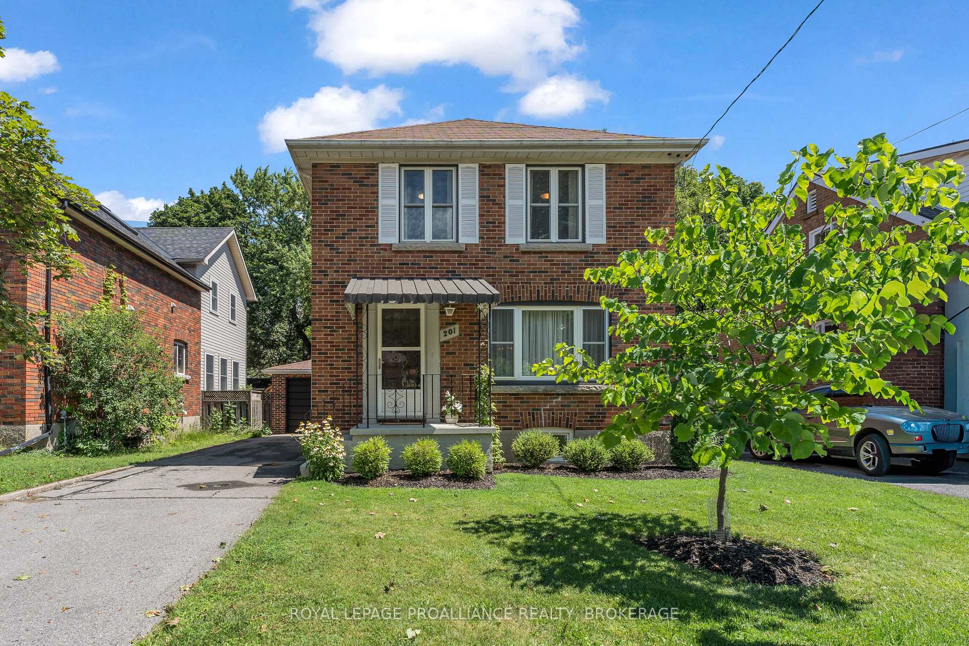 Photo of 201 Willingdon Avenue