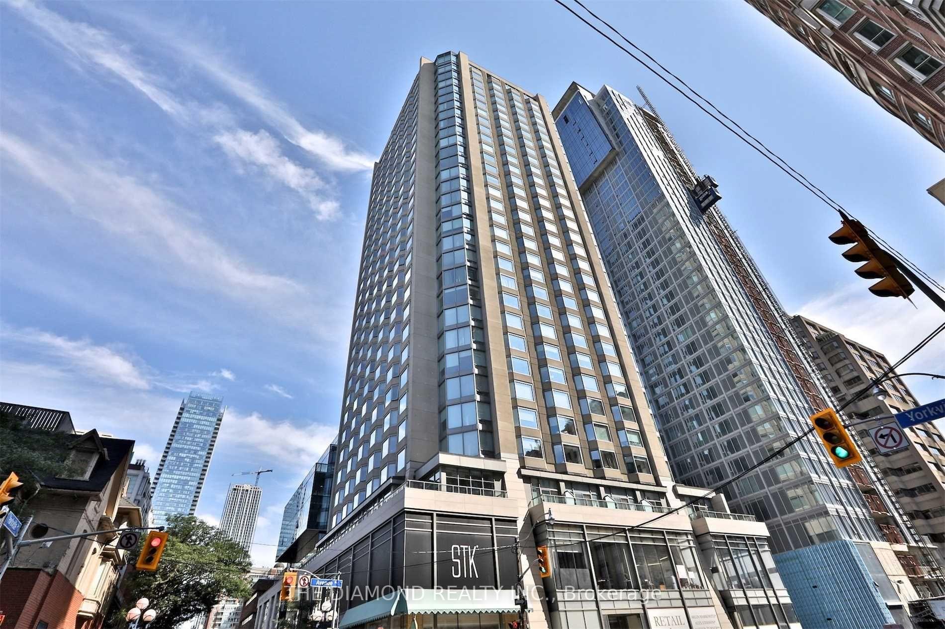 Front of Unit 2104, 155 Yorkville Avenue