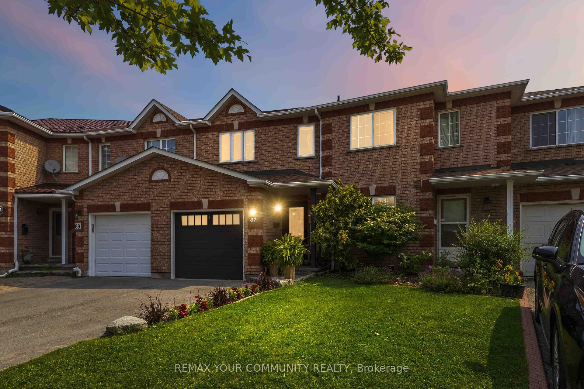 Photo 3 of 87 Lancaster Court, Georgina, Keswick South — HOMEH