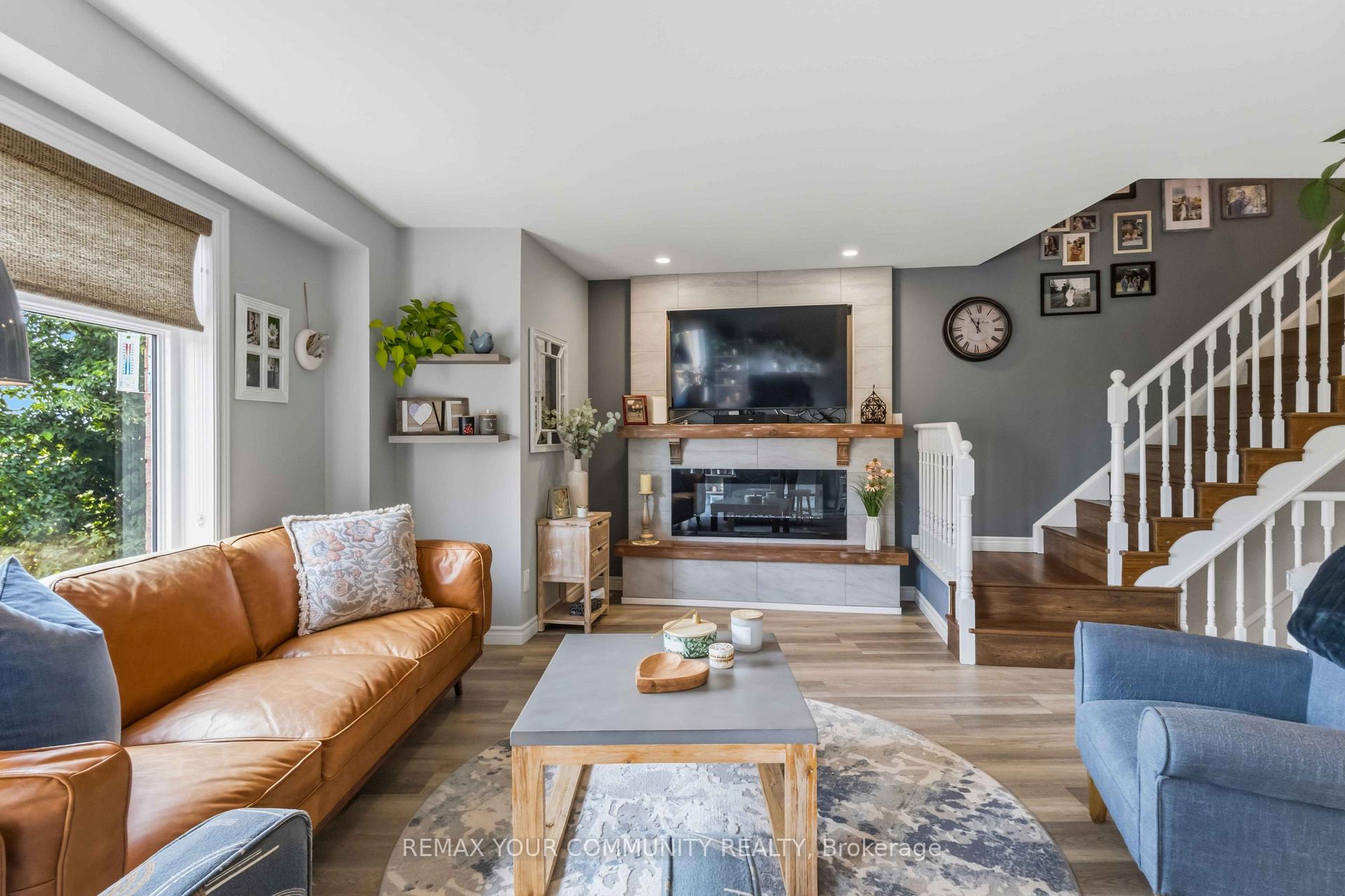 Photo 8 of 87 Lancaster Court, Georgina, Keswick South — HOMEH