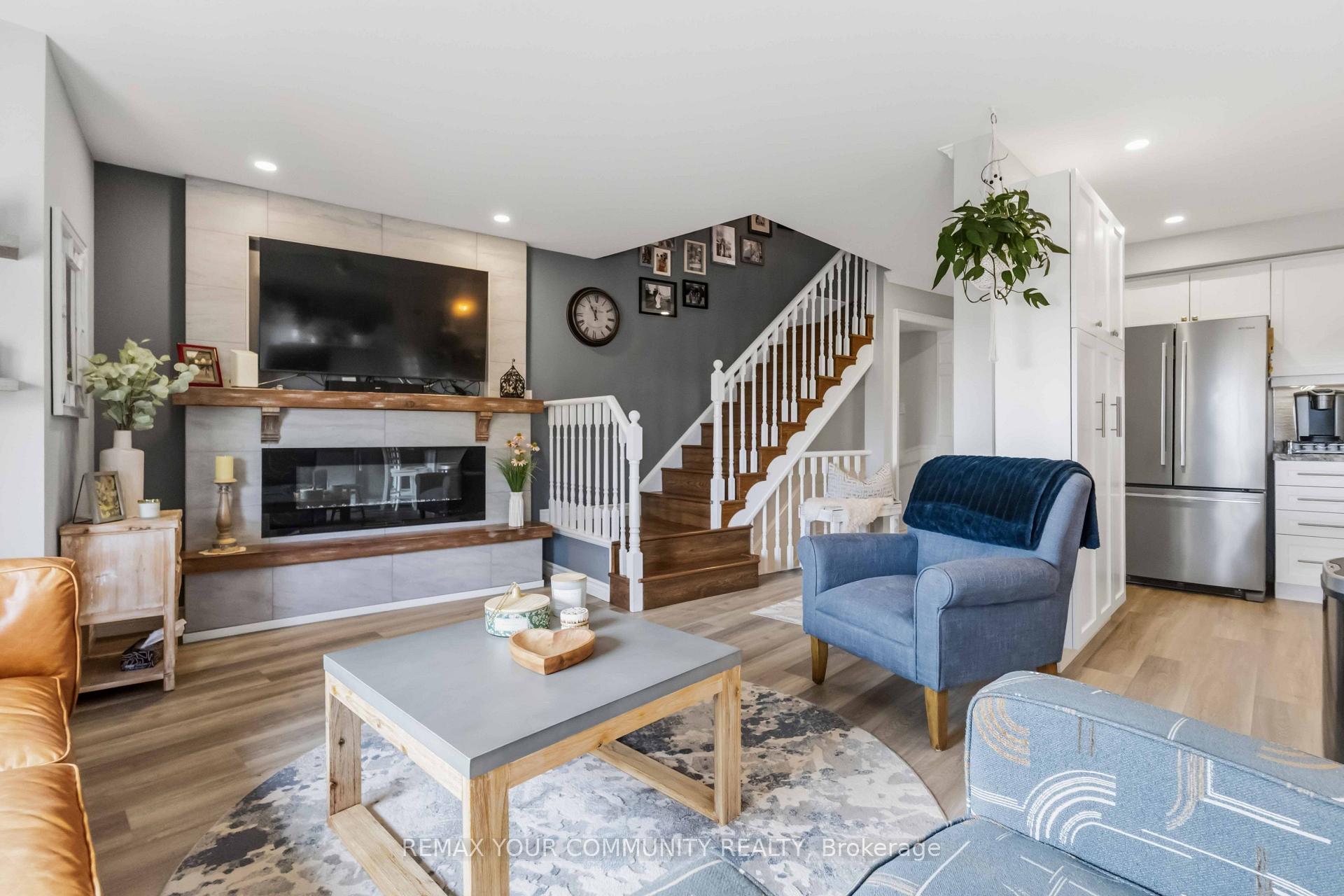 Photo 9 of 87 Lancaster Court, Georgina, Keswick South — HOMEH