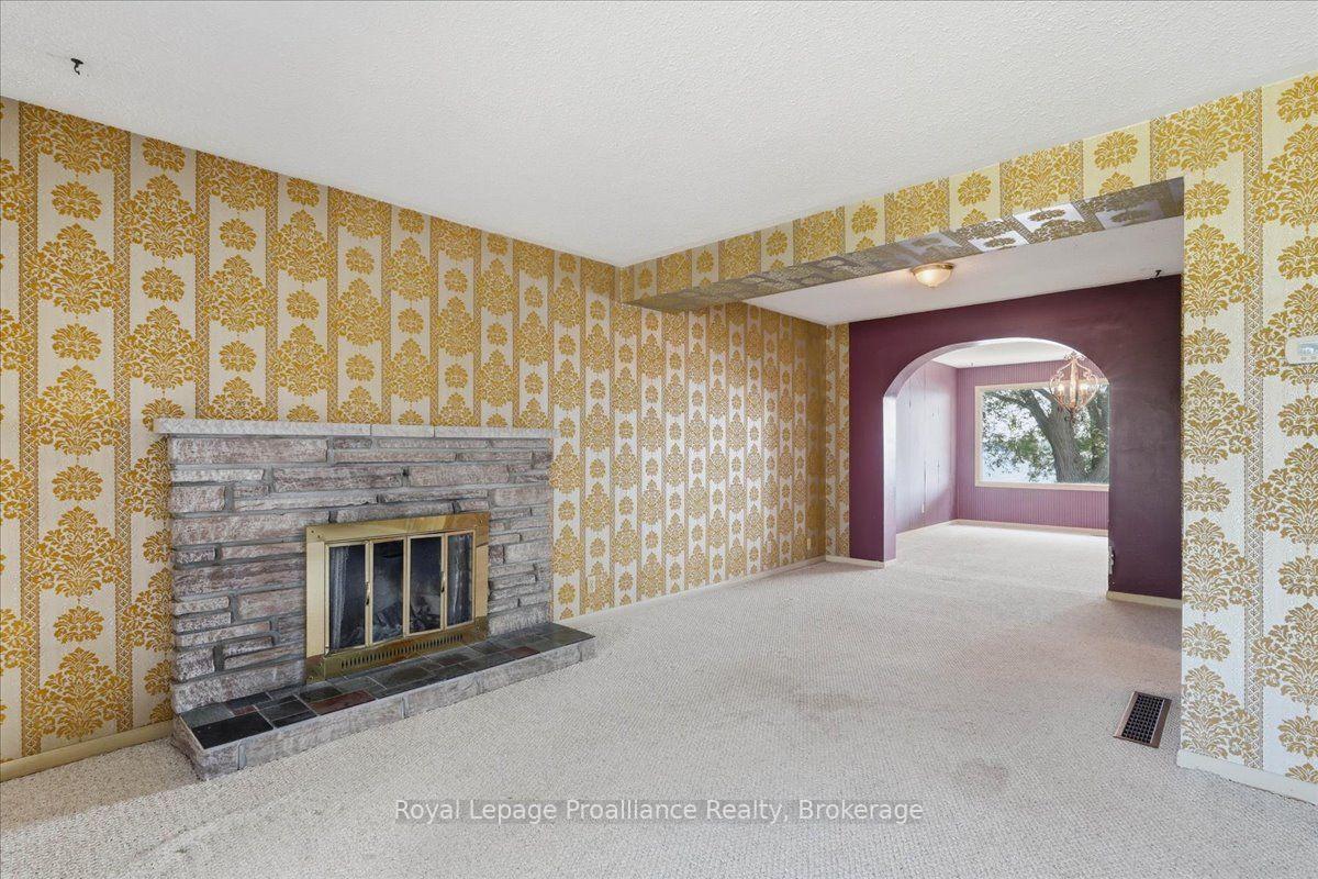Photo 4 of 1658 Old Highway 2, Quinte West, Sidney Ward — HOMEH