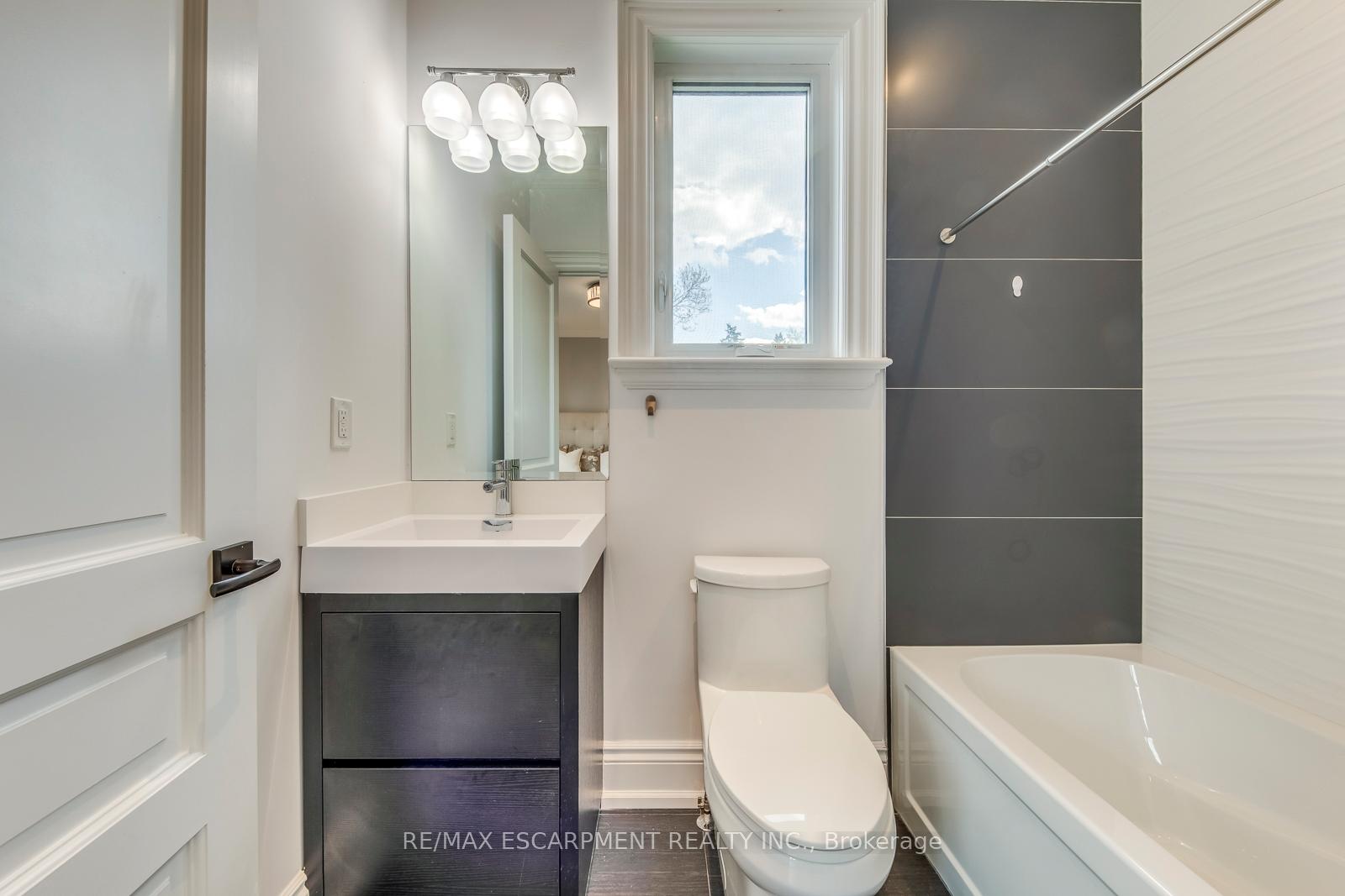 Photo 96 of 436 Willis Drive, Oakville, West — HOMEH