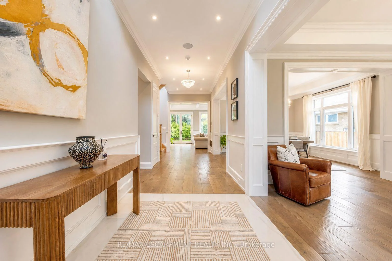 Photo 8 of 436 Willis Drive, Oakville, West — HOMEH