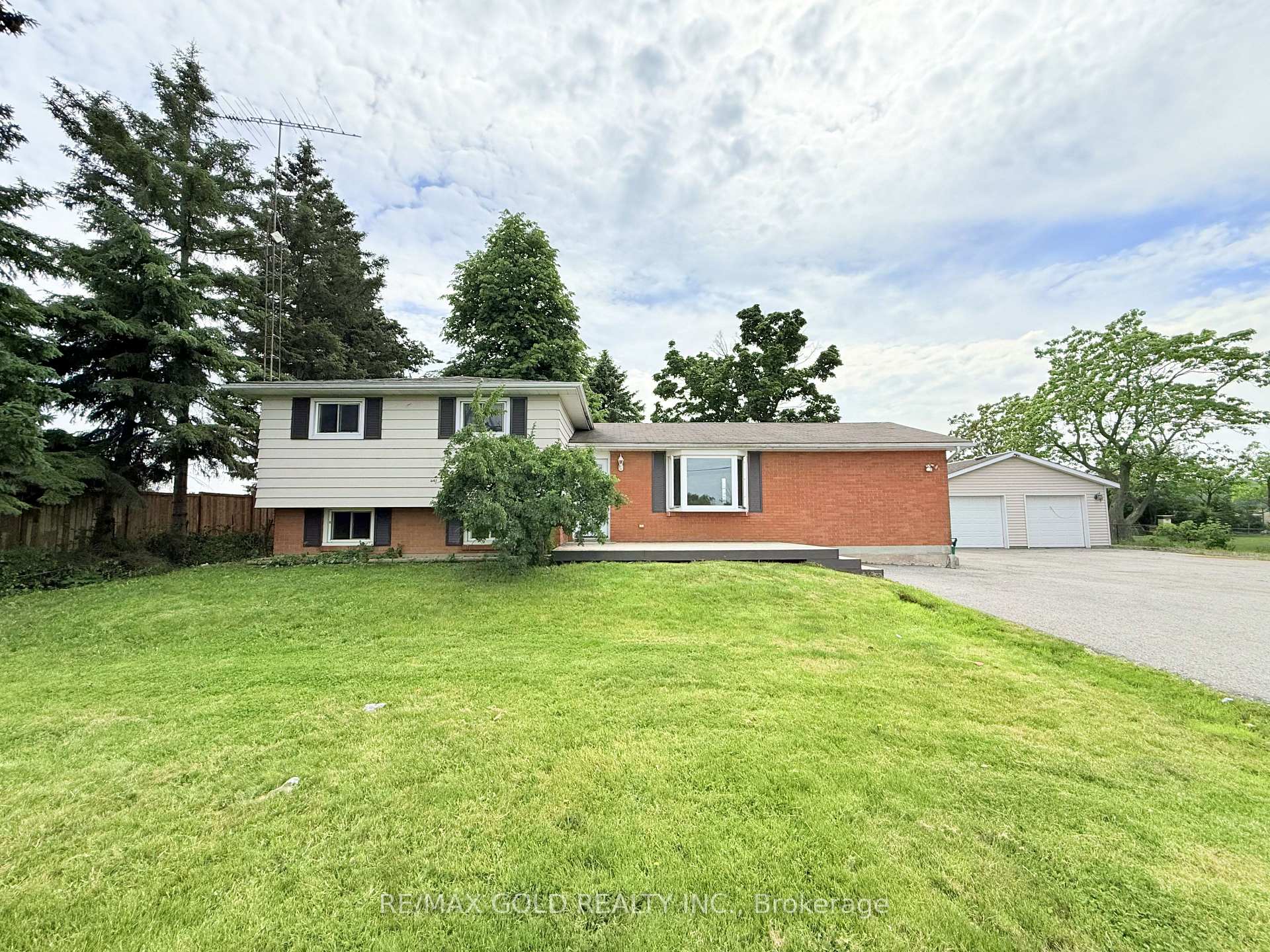 Photo 2 of 9456 Eighth Line, Halton Hills, Rural Halton Hills — HOMEH