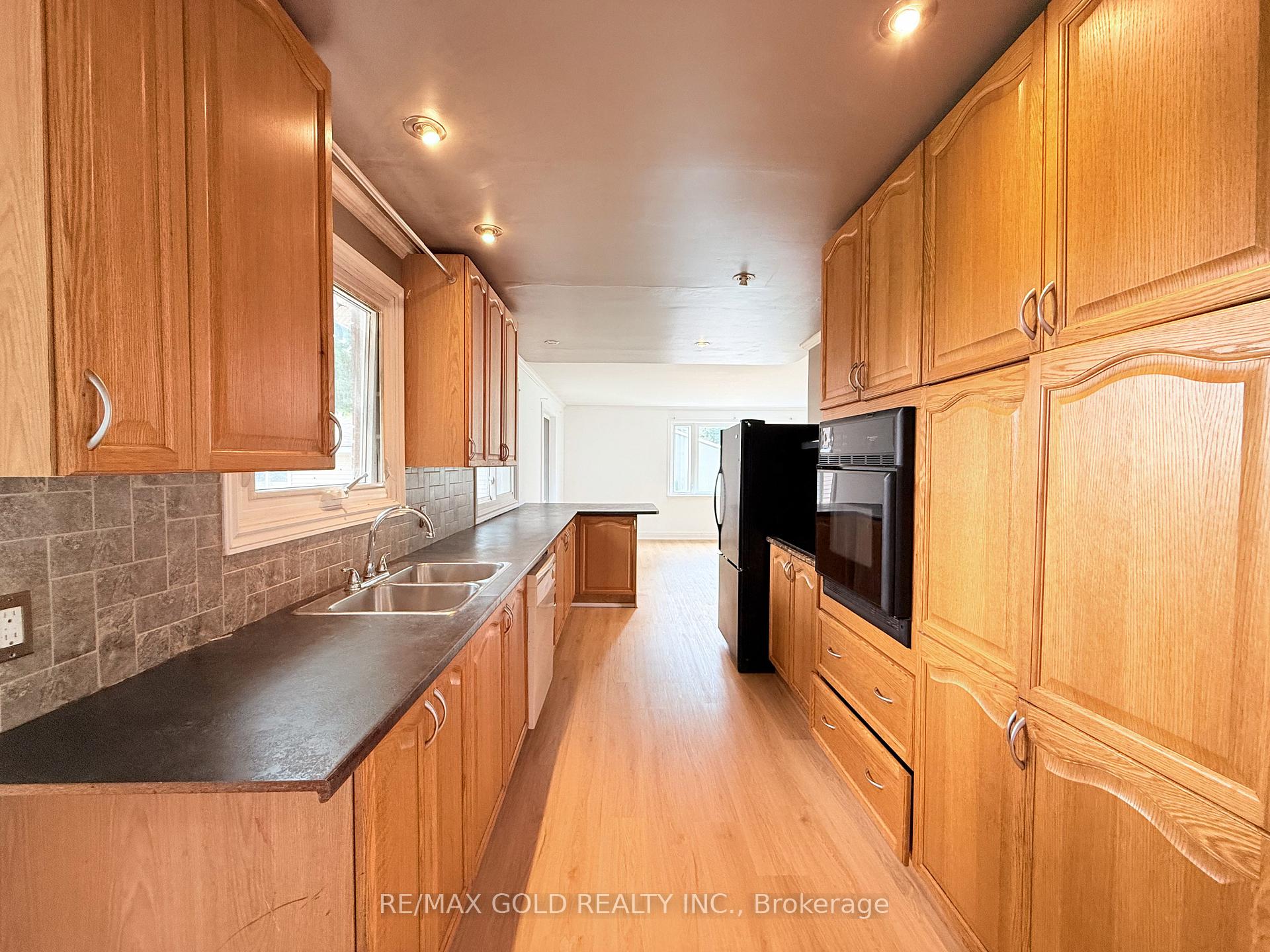 Photo 16 of 9456 Eighth Line, Halton Hills, Rural Halton Hills — HOMEH