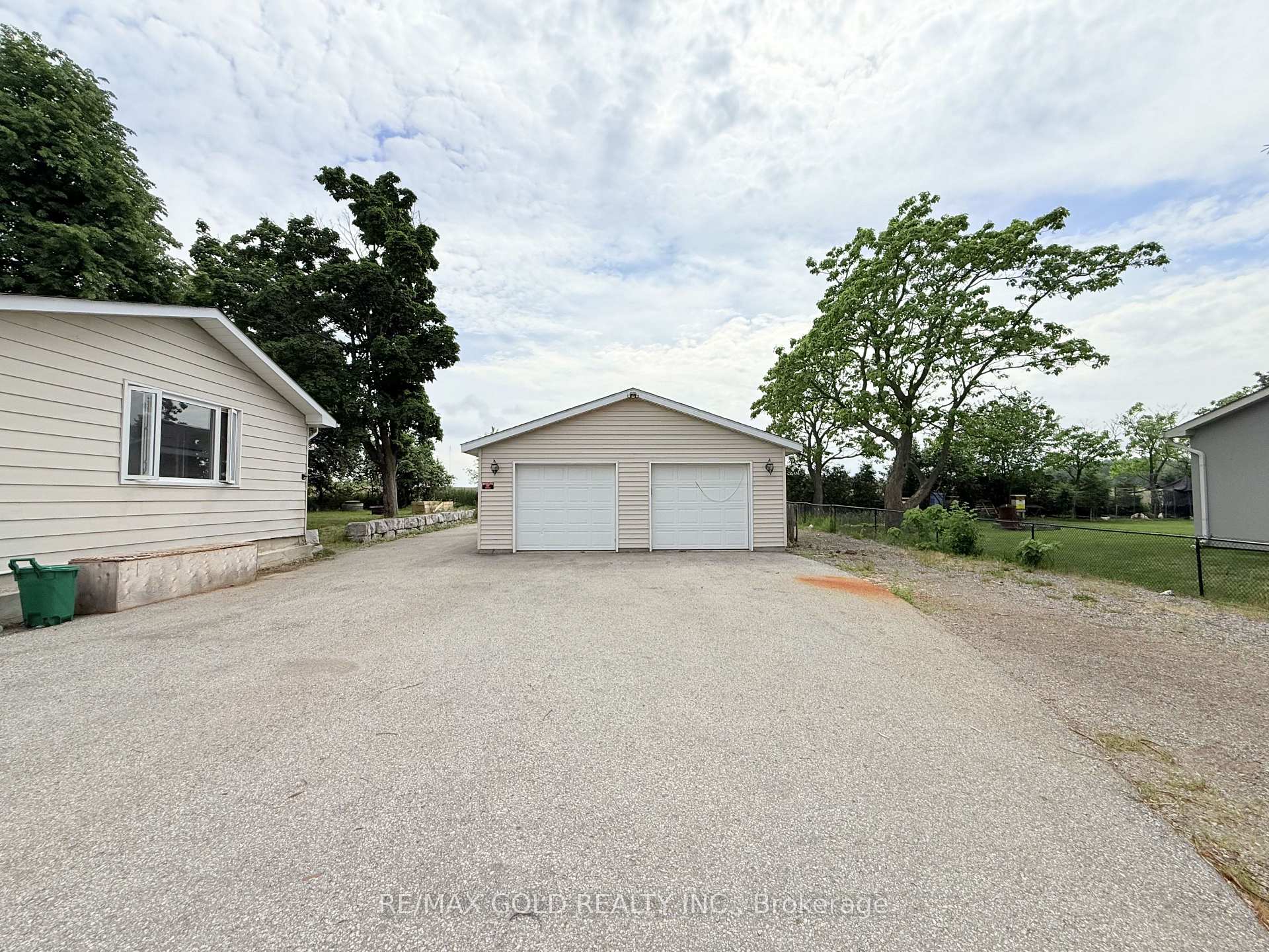Photo 35 of 9456 Eighth Line, Halton Hills, Rural Halton Hills — HOMEH