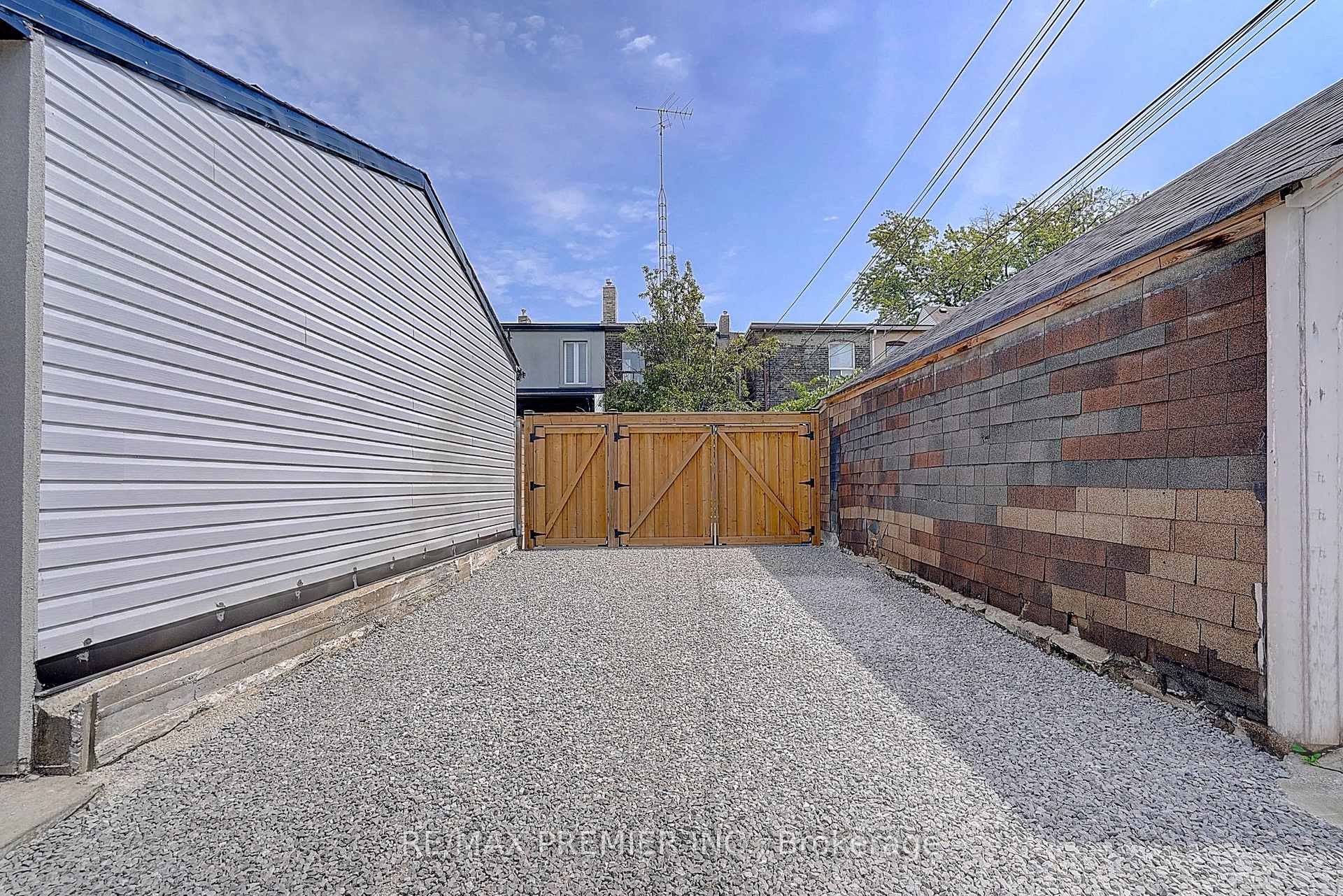 Photo 17 of 72 Symington Avenue, Toronto, Dovercourt-Wallace Emerson-Junction — HOMEH