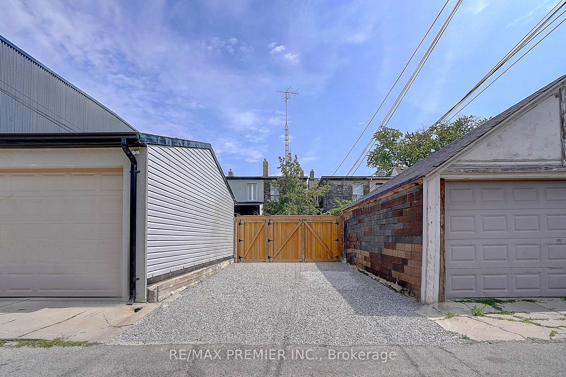 Photo 18 of 72 Symington Avenue, Toronto, Dovercourt-Wallace Emerson-Junction — HOMEH