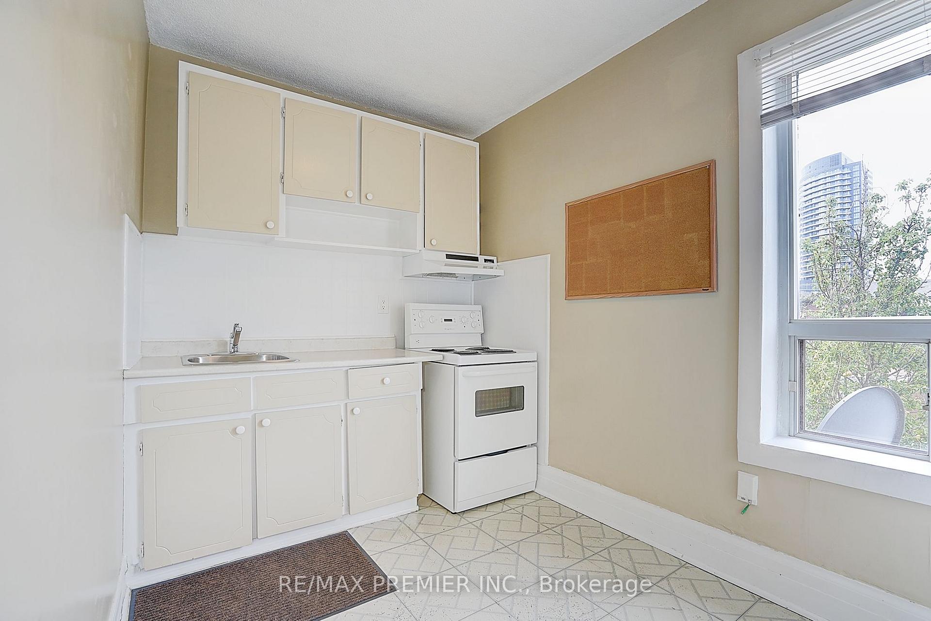Photo 32 of 72 Symington Avenue, Toronto, Dovercourt-Wallace Emerson-Junction — HOMEH