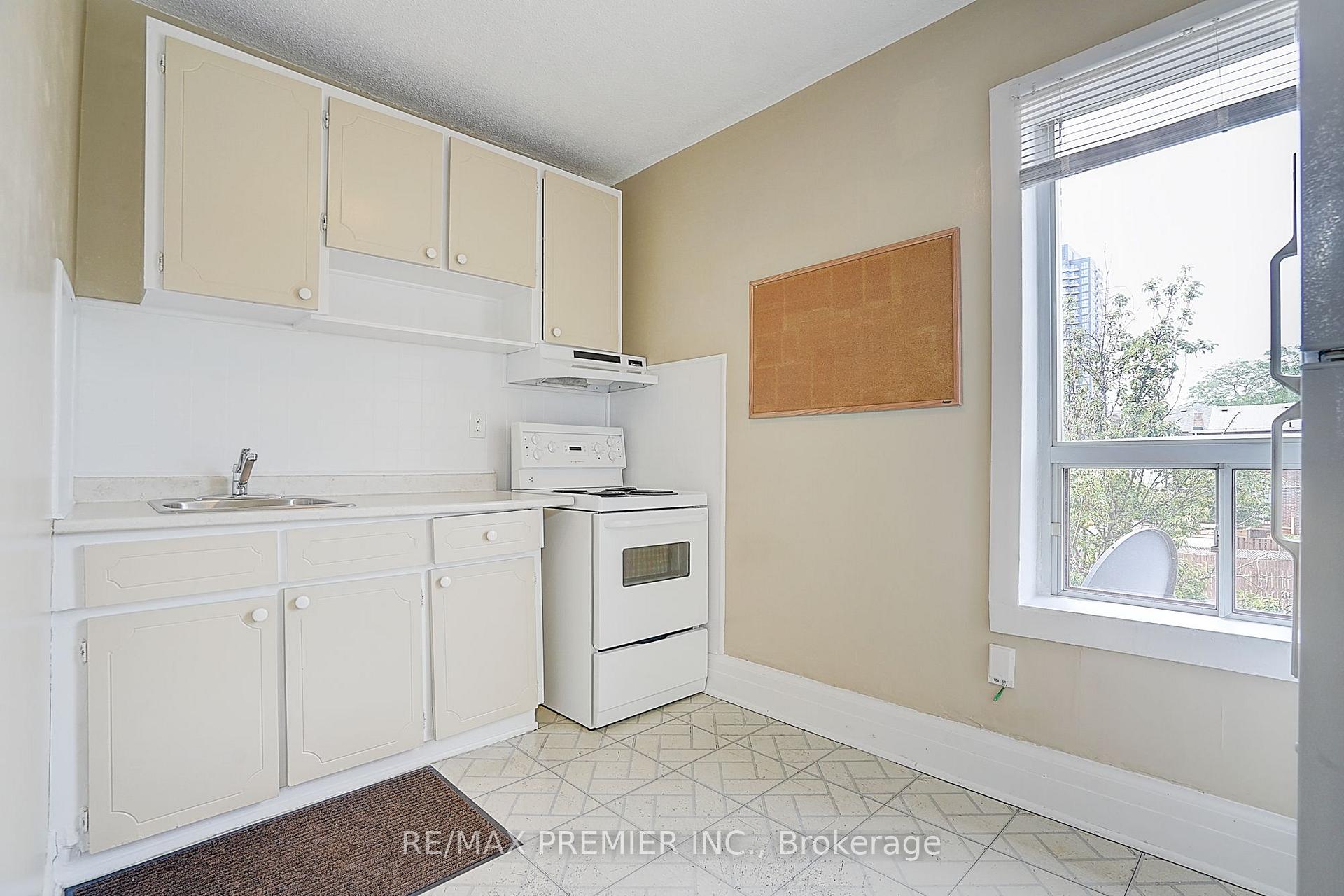 Photo 33 of 72 Symington Avenue, Toronto, Dovercourt-Wallace Emerson-Junction — HOMEH