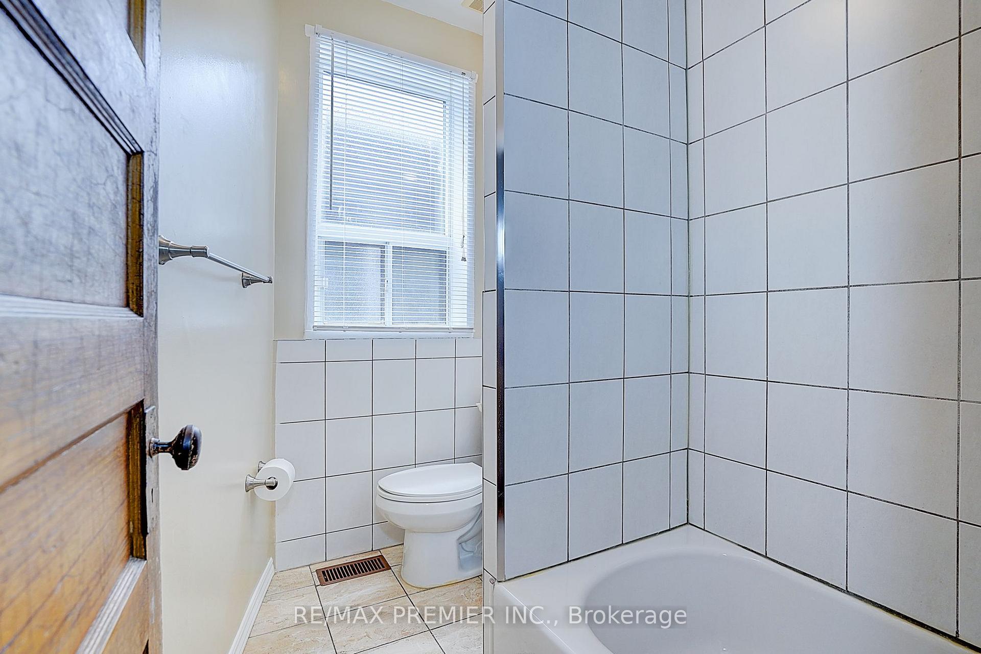 Photo 40 of 72 Symington Avenue, Toronto, Dovercourt-Wallace Emerson-Junction — HOMEH