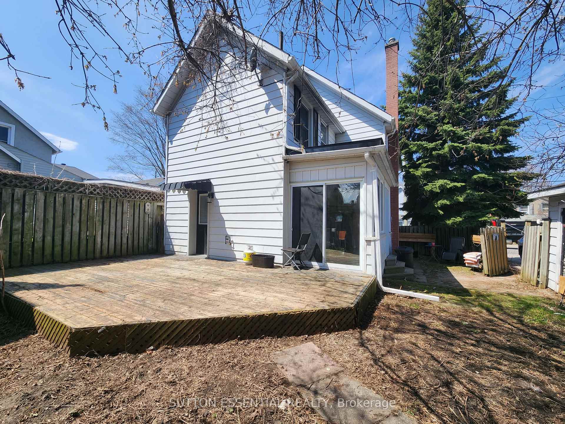 Photo 24 of 47 Pearl Street E, Brockville, Brockville — HOMEH
