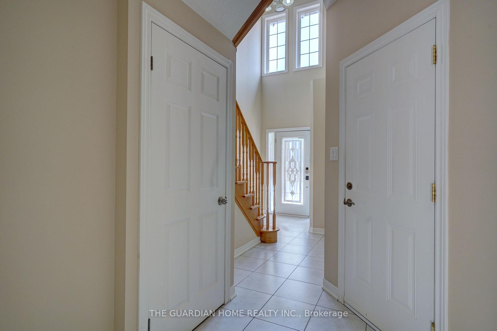 Photo 4 of 20 Barkwin Drive, Etobicoke, Thistletown-Beaumonde Heights — HOMEH