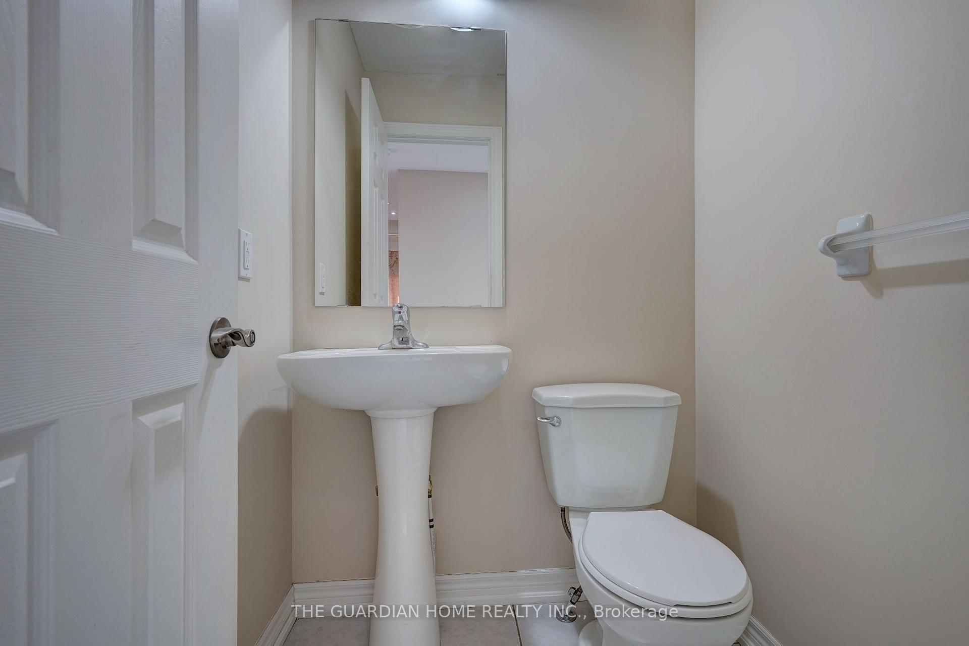 Photo 8 of 20 Barkwin Drive, Etobicoke, Thistletown-Beaumonde Heights — HOMEH