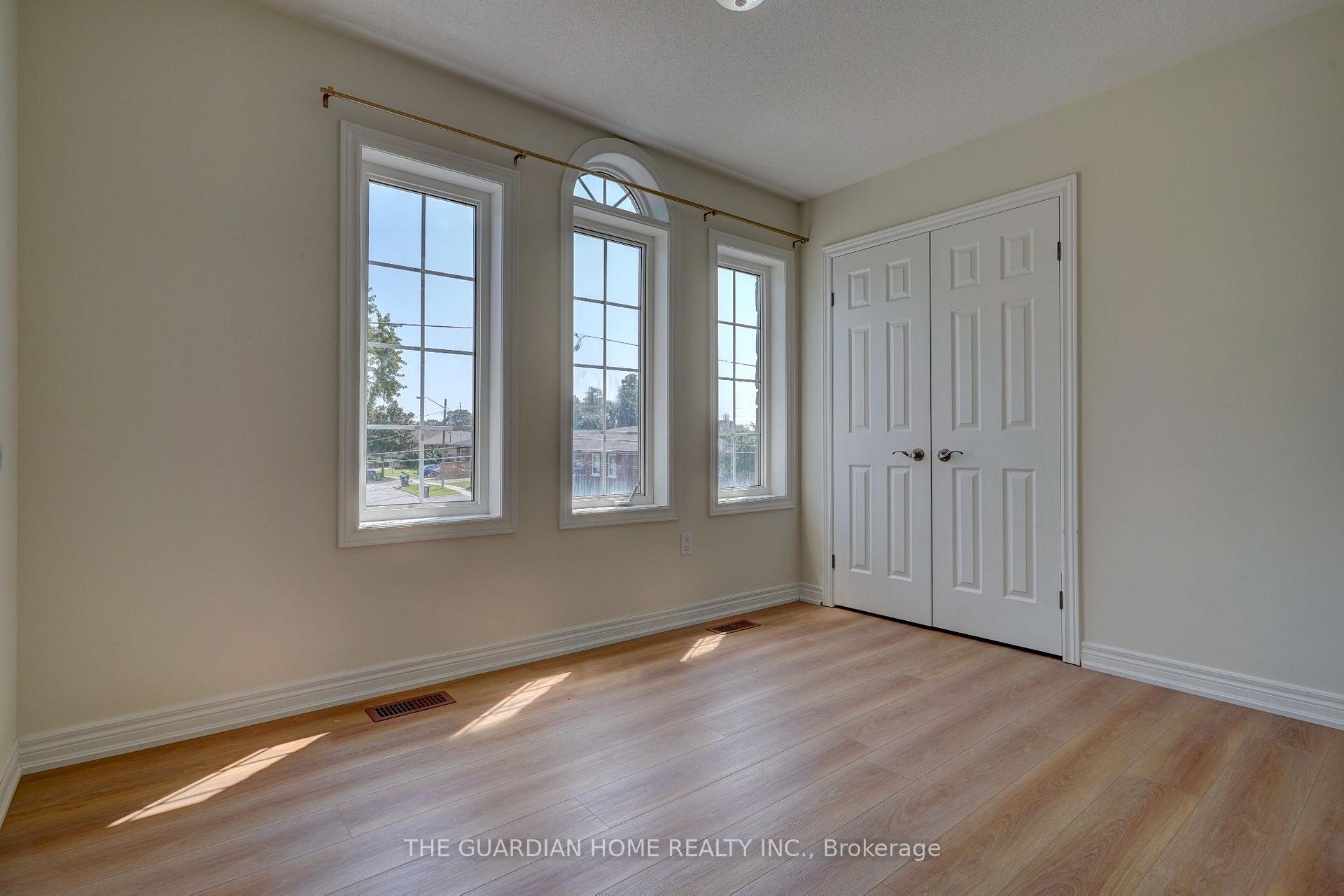 Photo 16 of 20 Barkwin Drive, Etobicoke, Thistletown-Beaumonde Heights — HOMEH