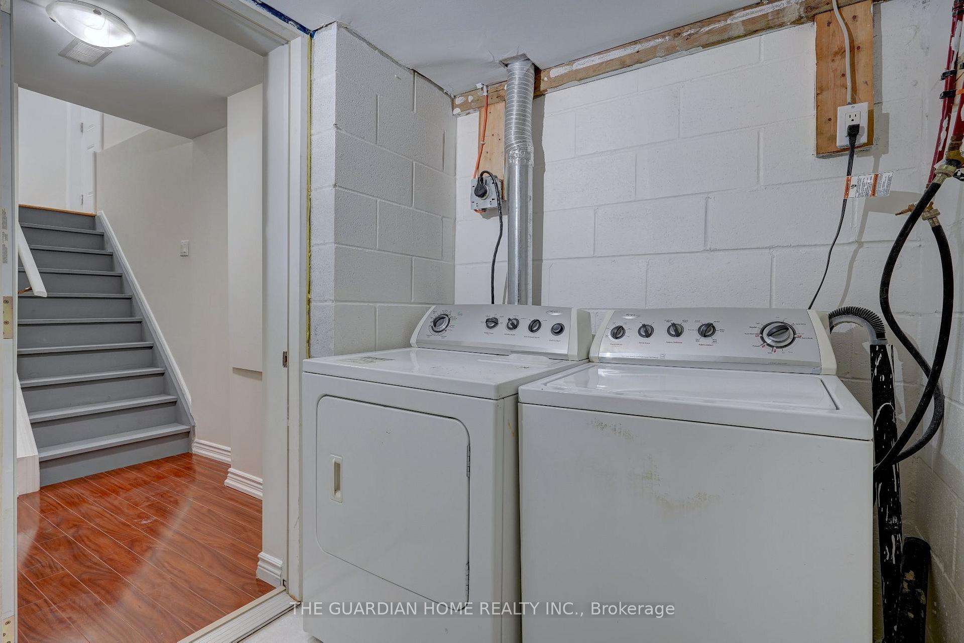 Photo 19 of 20 Barkwin Drive, Etobicoke, Thistletown-Beaumonde Heights — HOMEH