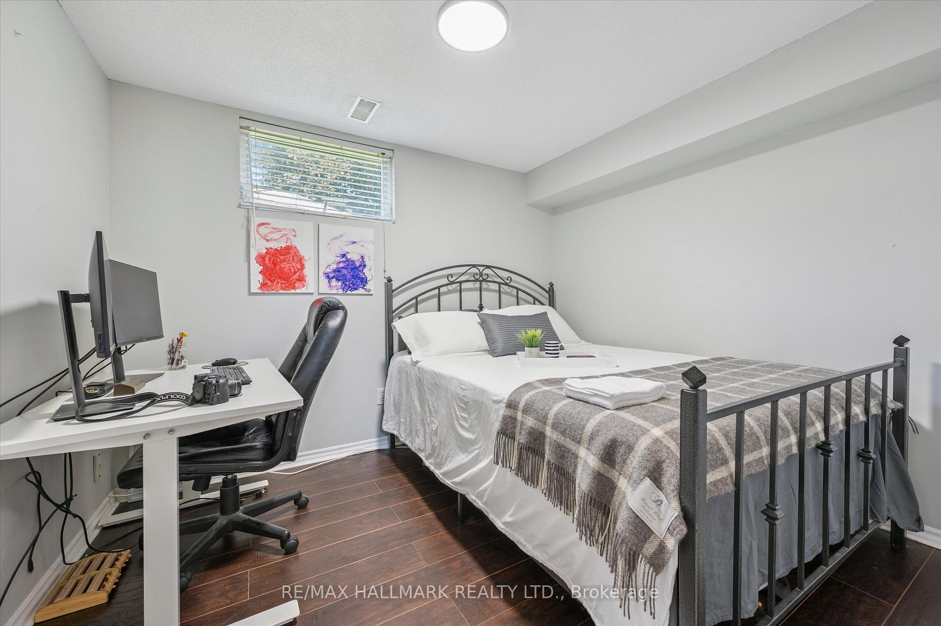 Photo 23 of 32 Warwick Court, Kitchener, Laurentian Hills/Country Hills W — HOMEH