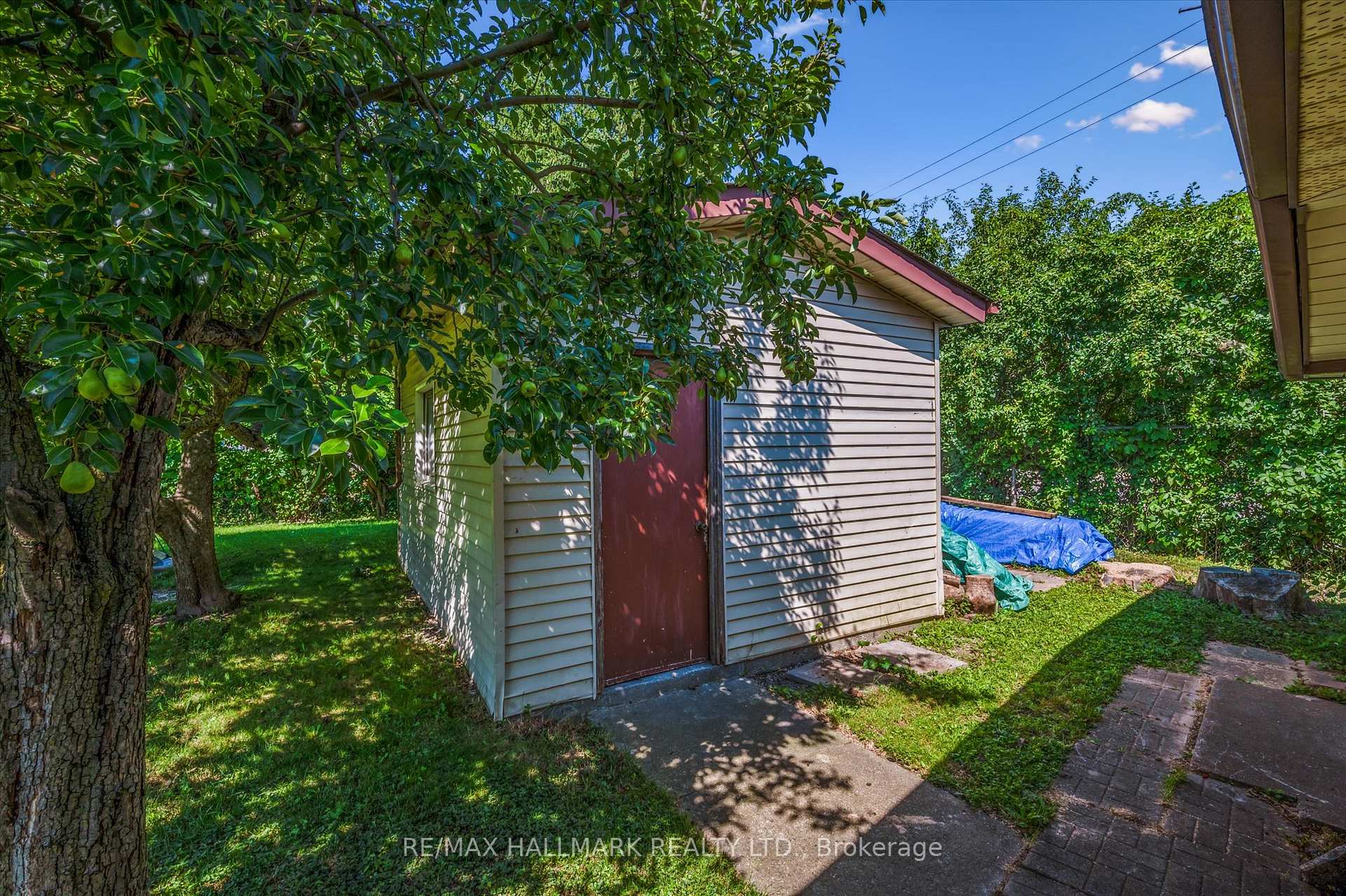 Photo 35 of 32 Warwick Court, Kitchener, Laurentian Hills/Country Hills W — HOMEH