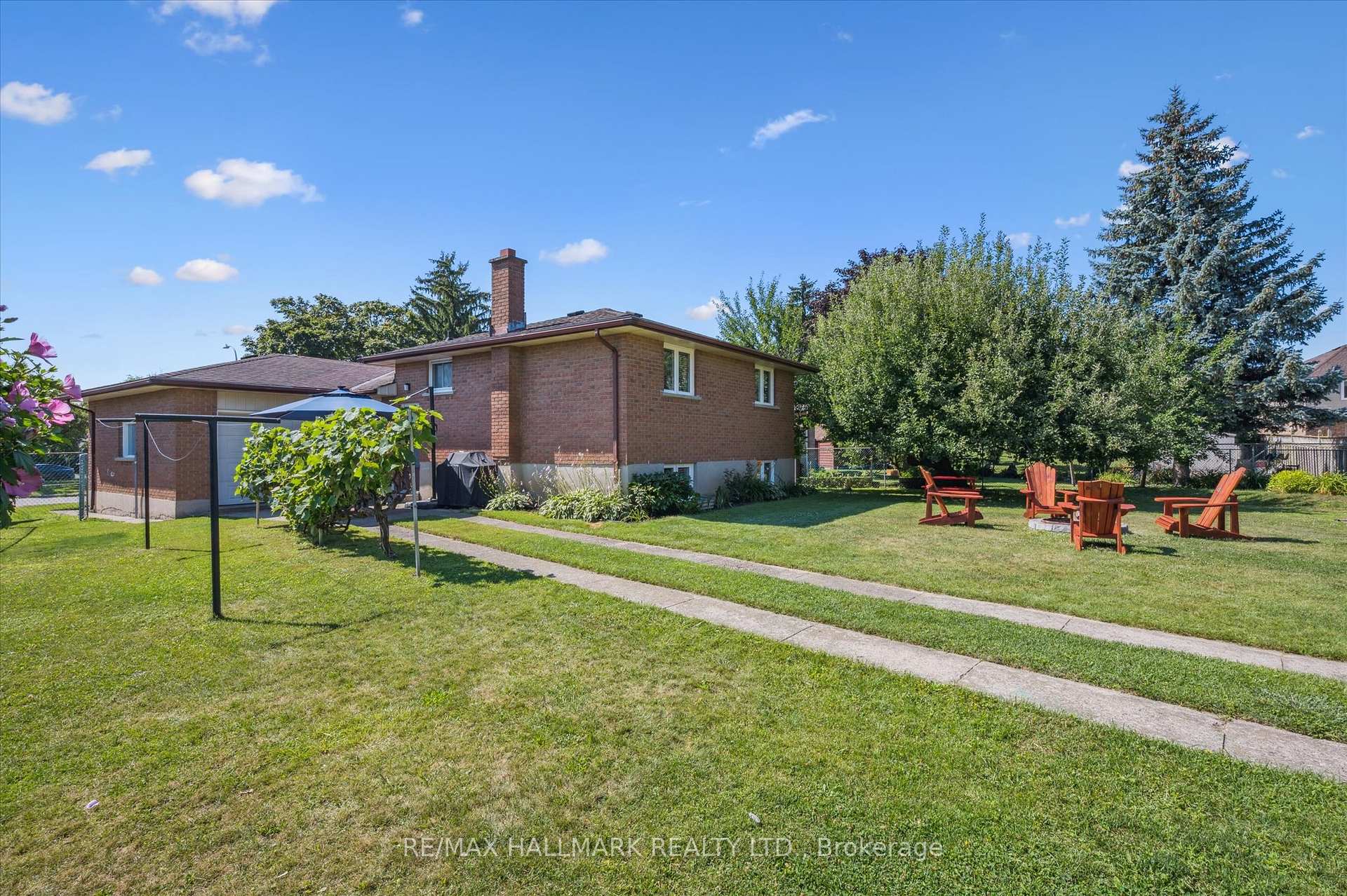 Photo 36 of 32 Warwick Court, Kitchener, Laurentian Hills/Country Hills W — HOMEH