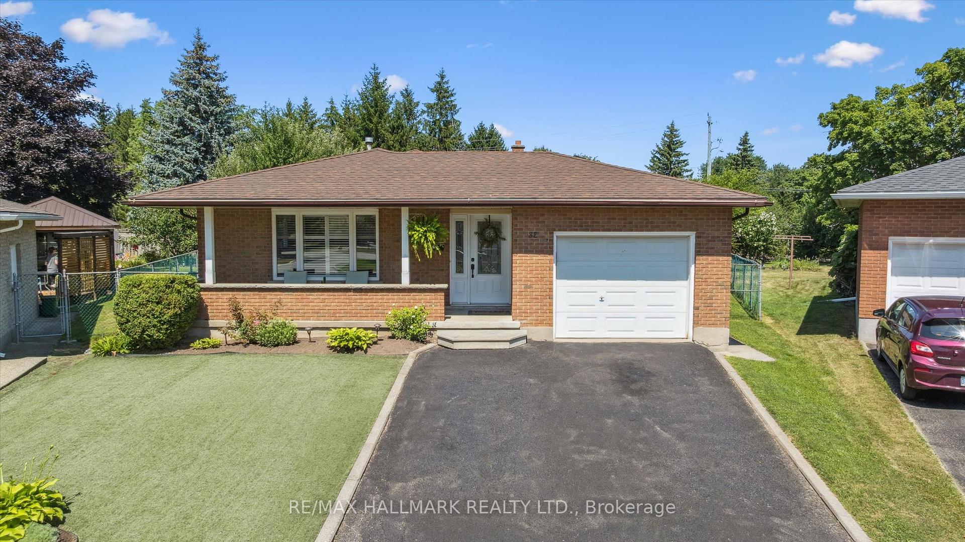 Photo 40 of 32 Warwick Court, Kitchener, Laurentian Hills/Country Hills W — HOMEH