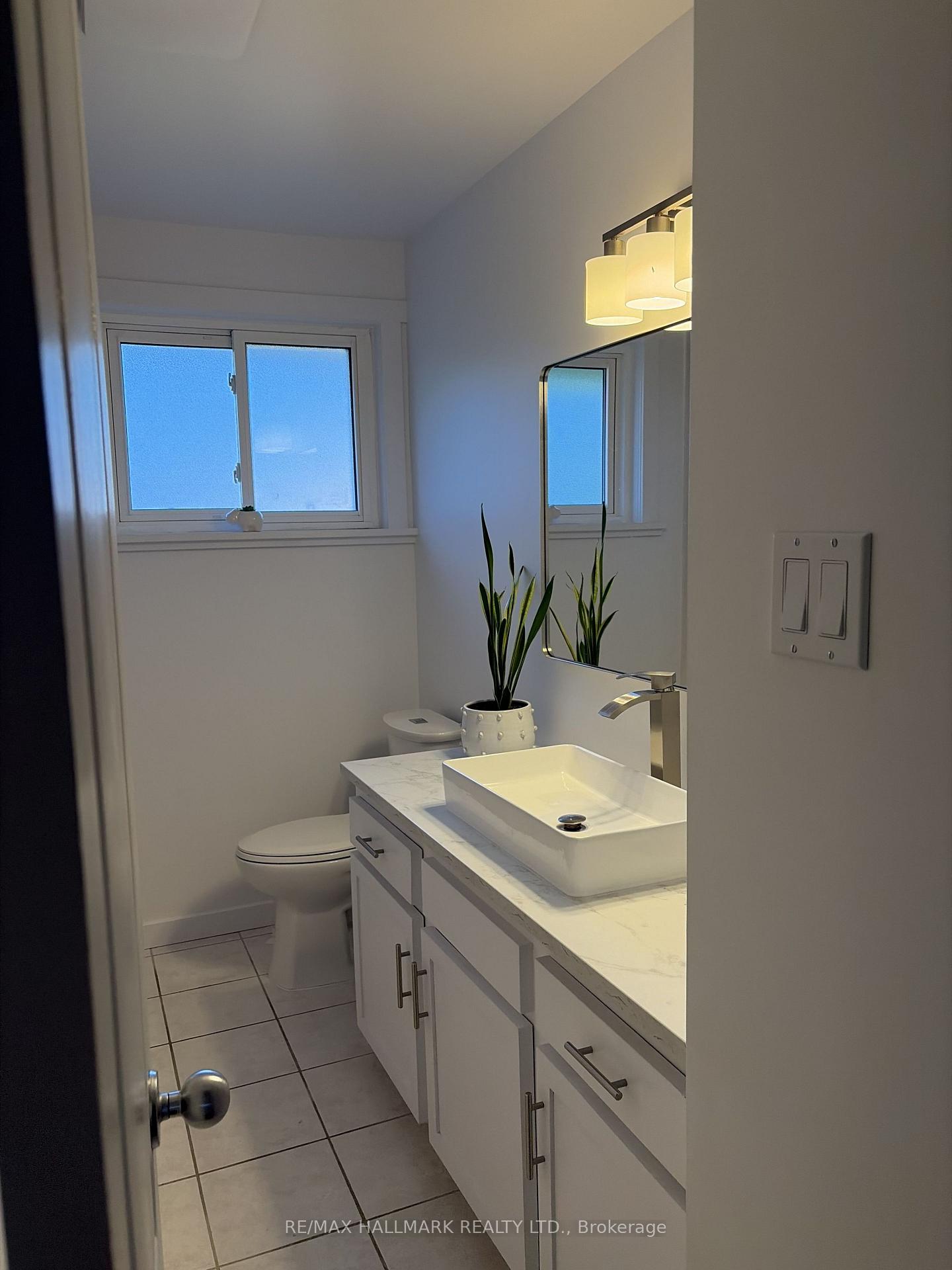 Photo 19 of 32 Warwick Court, Kitchener, Laurentian Hills/Country Hills W — HOMEH