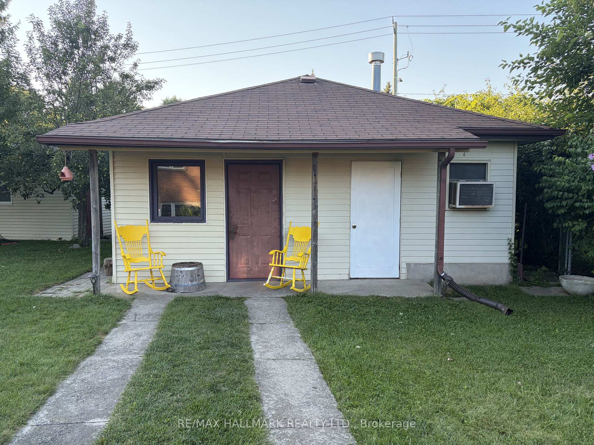 Photo 33 of 32 Warwick Court, Kitchener, Laurentian Hills/Country Hills W — HOMEH