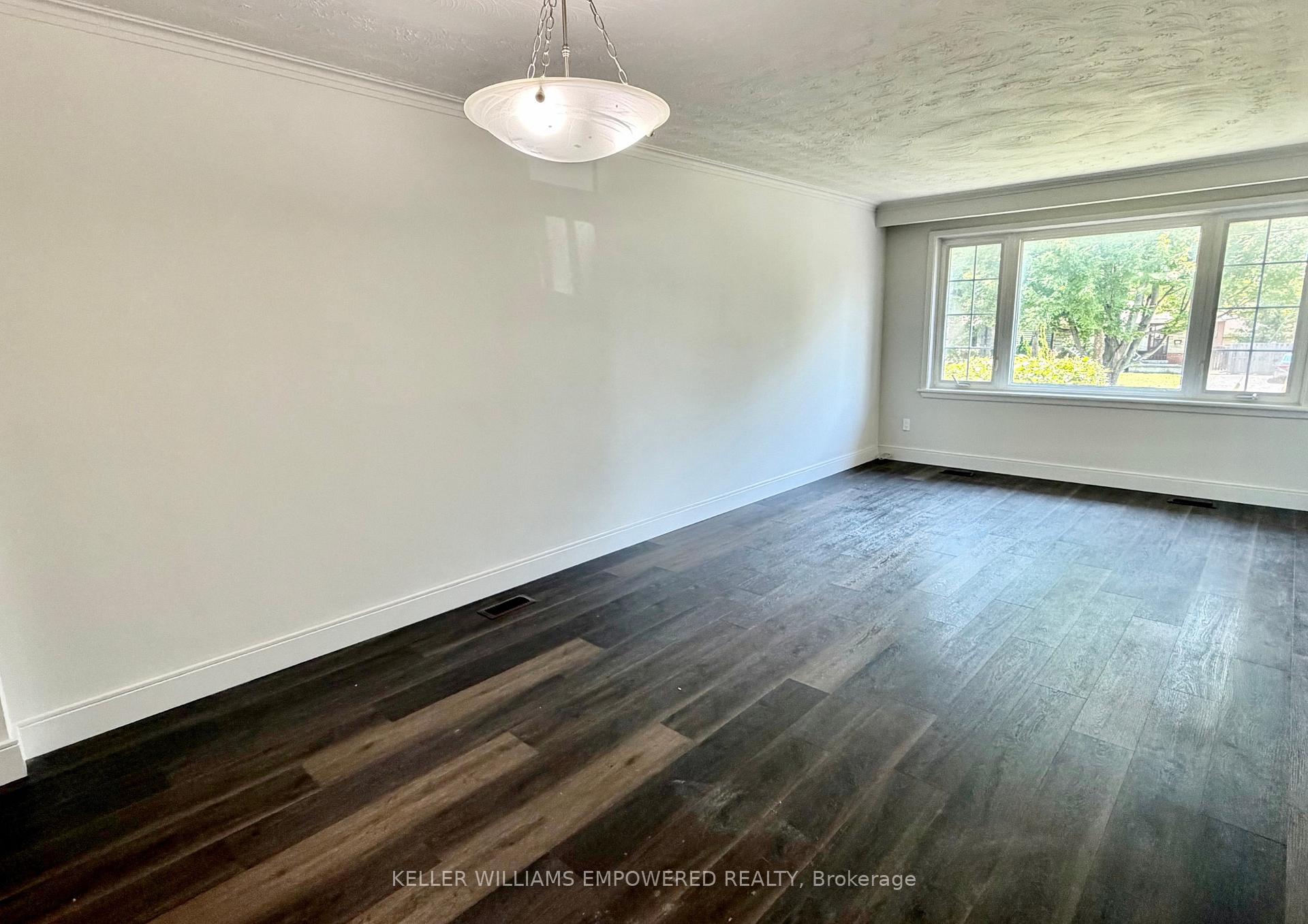 Photo 5 of Unit Main, 98 Painted Post Drive, Scarborough, Woburn — HOMEH