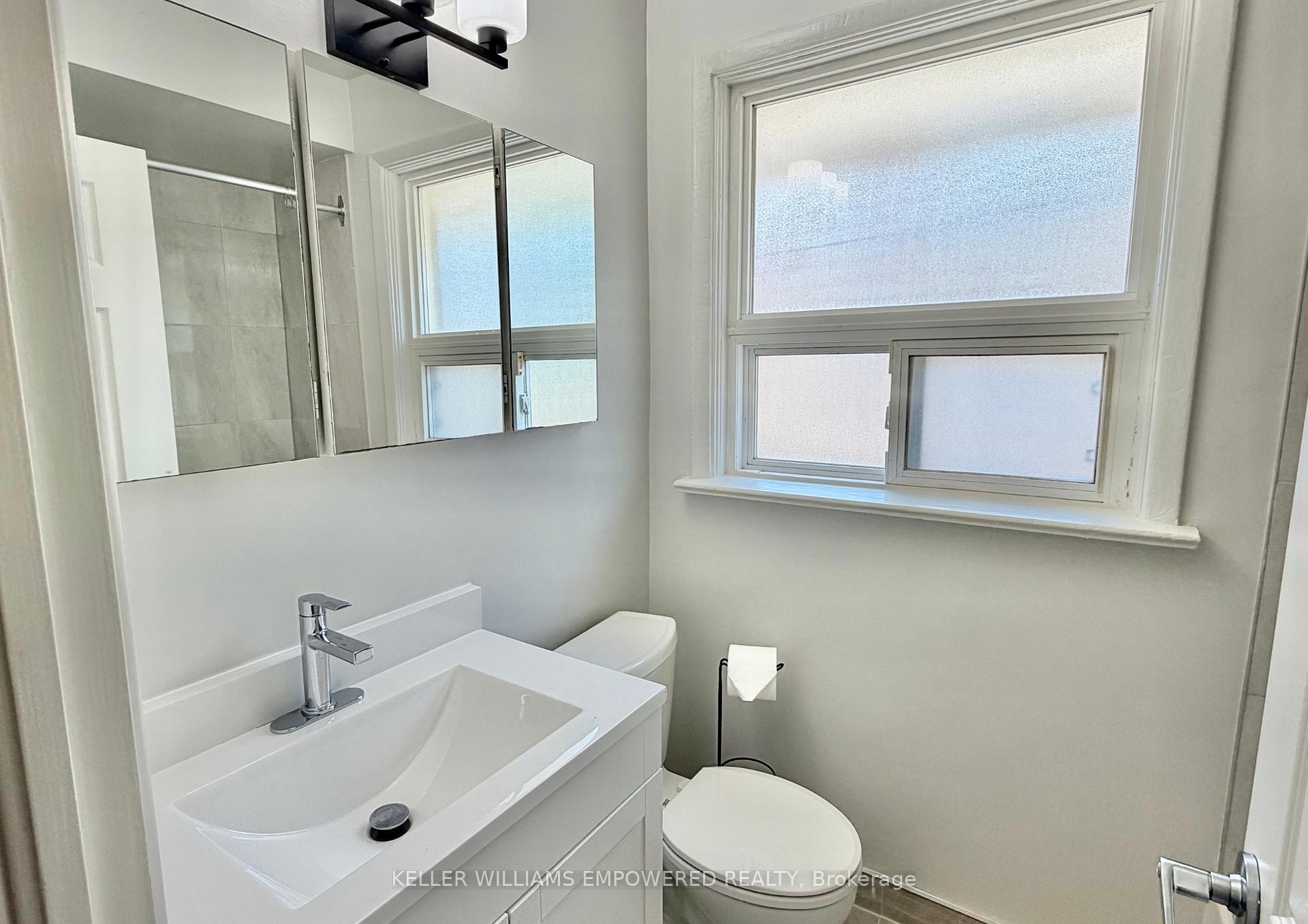 Photo 15 of Unit Main, 98 Painted Post Drive, Scarborough, Woburn — HOMEH