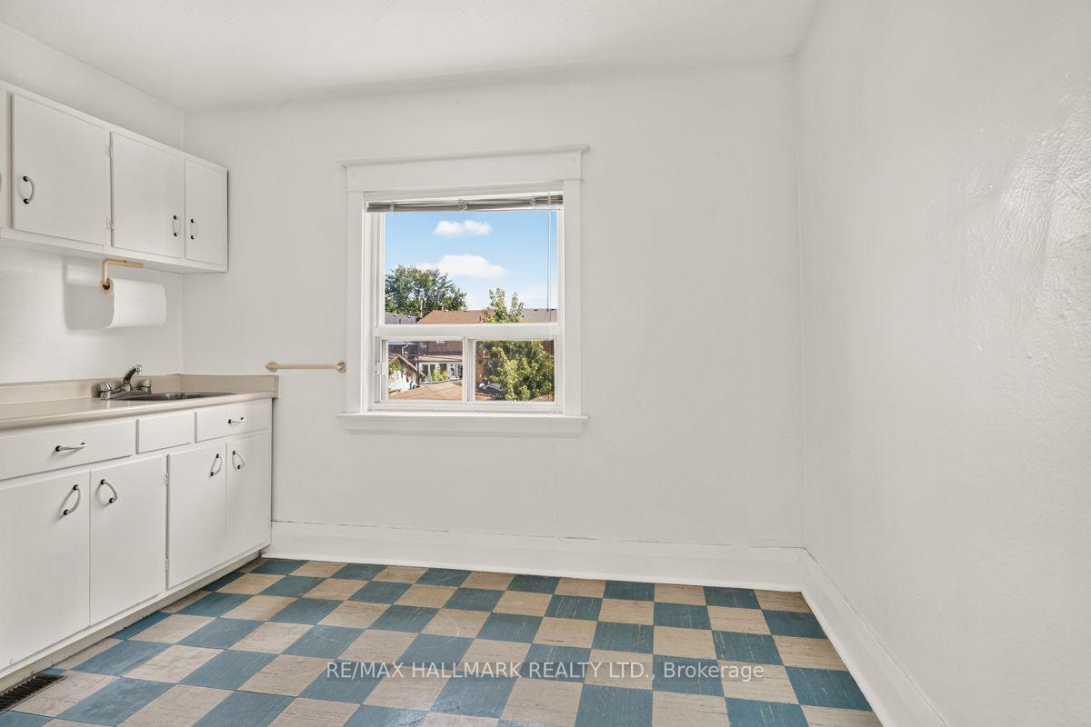 Photo 19 of 511 Northcliffe Boulevard, Toronto, Oakwood Village — HOMEH