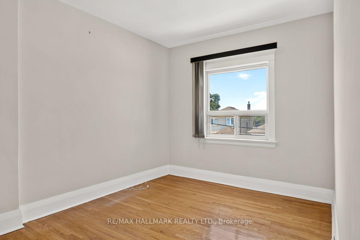 Photo 23 of 511 Northcliffe Boulevard, Toronto, Oakwood Village — HOMEH