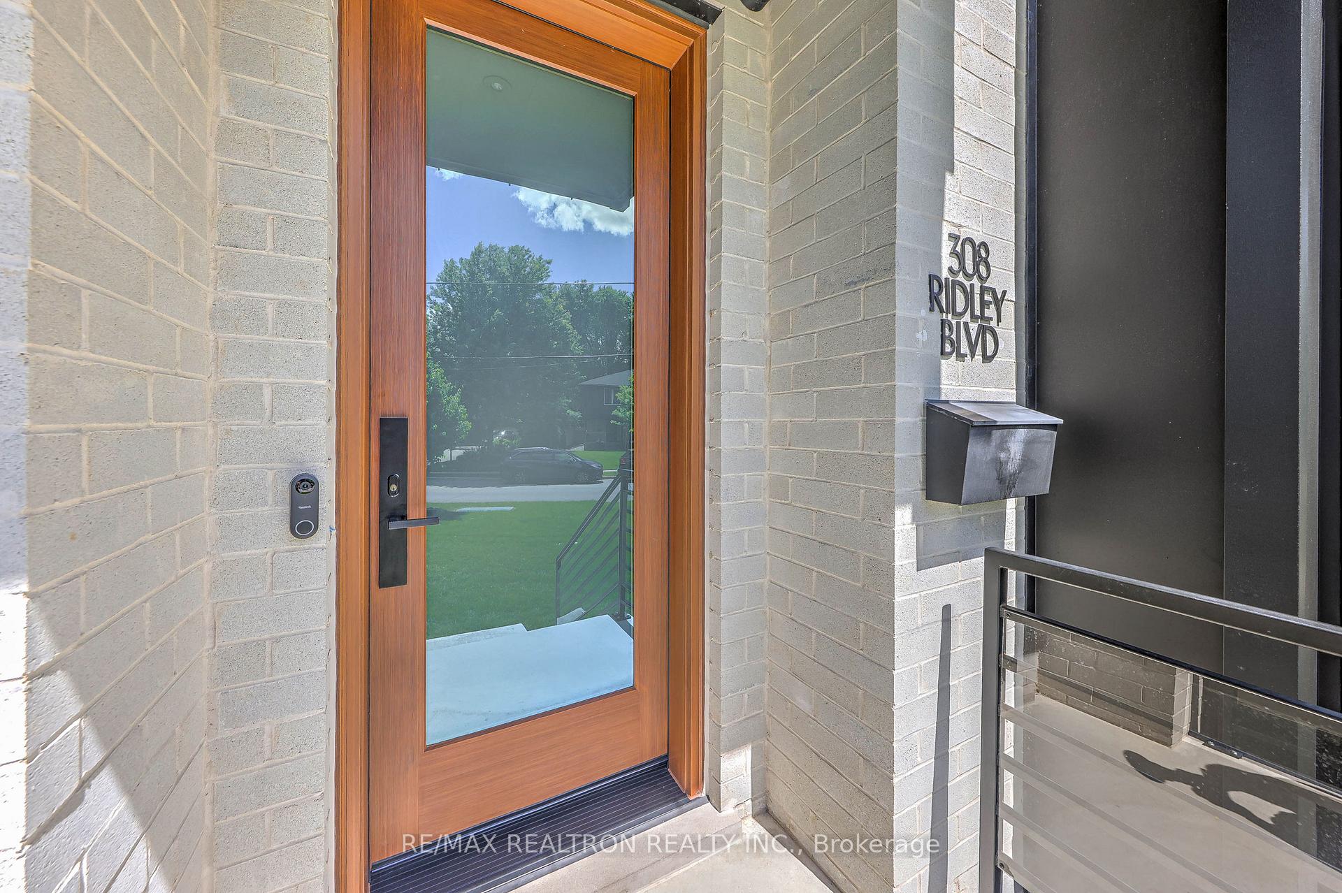 Photo 2 of 308 Ridley Boulevard, North York, Lansing-Westgate — HOMEH