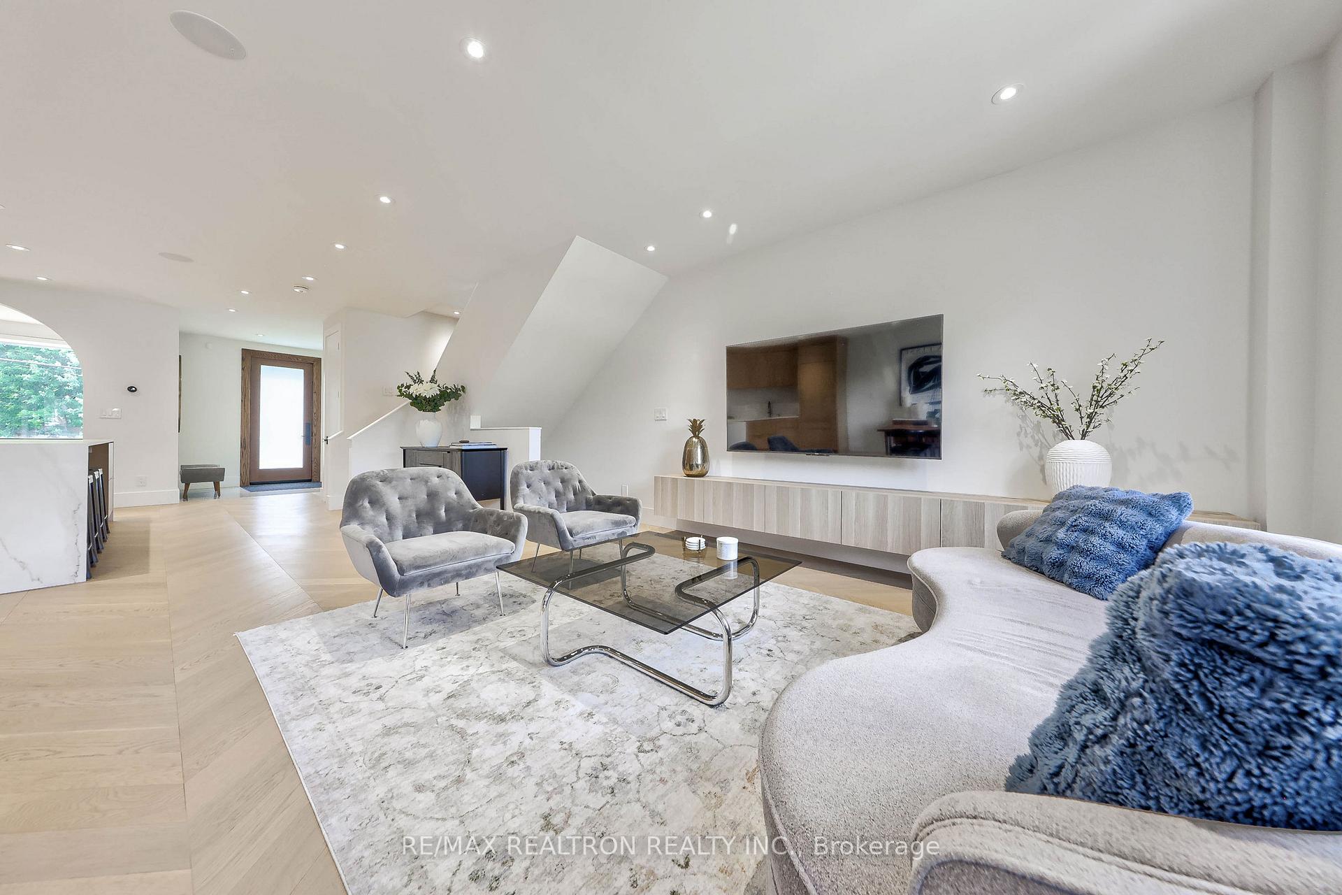 Photo 7 of 308 Ridley Boulevard, North York, Lansing-Westgate — HOMEH