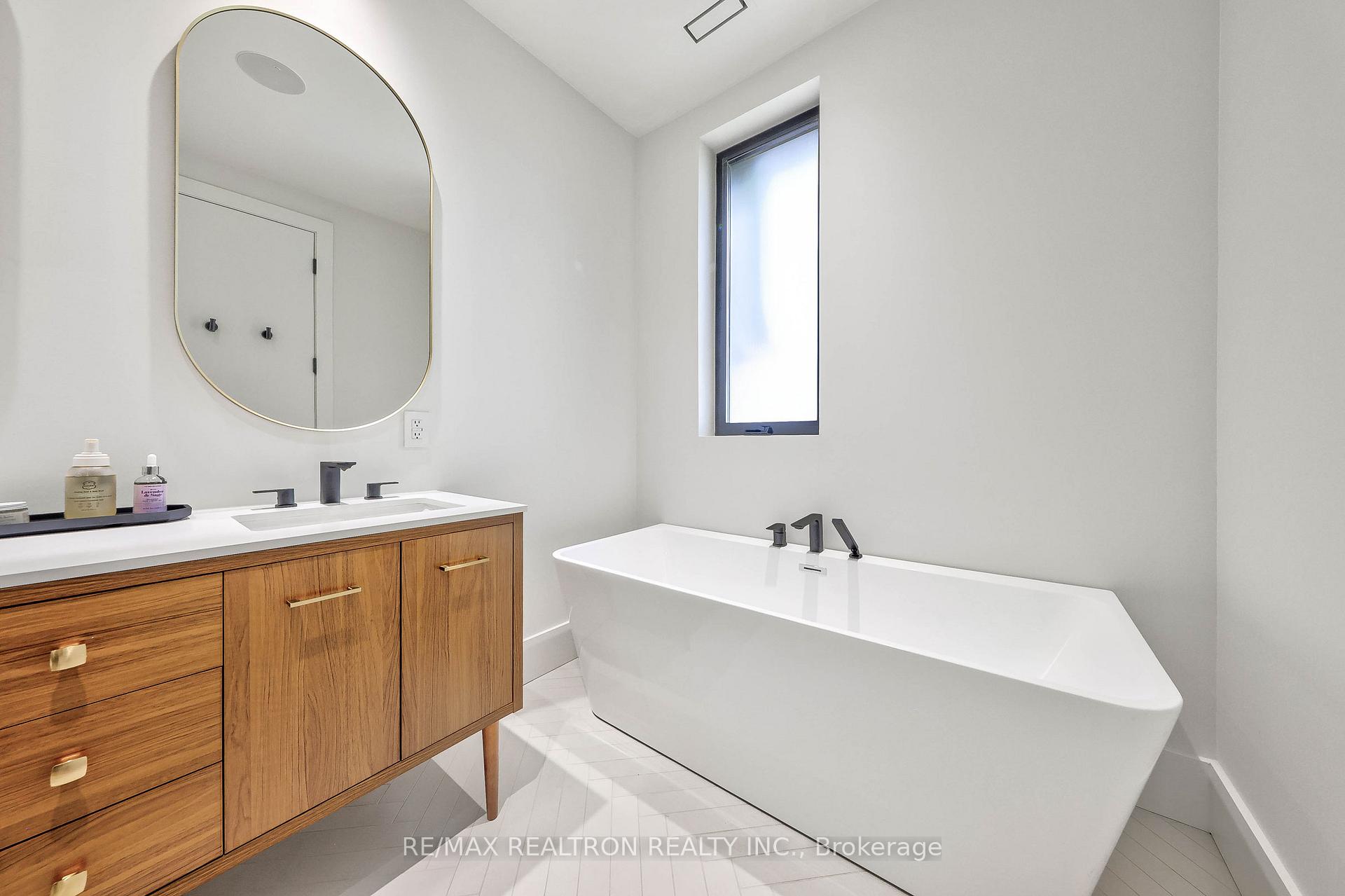Photo 22 of 308 Ridley Boulevard, North York, Lansing-Westgate — HOMEH