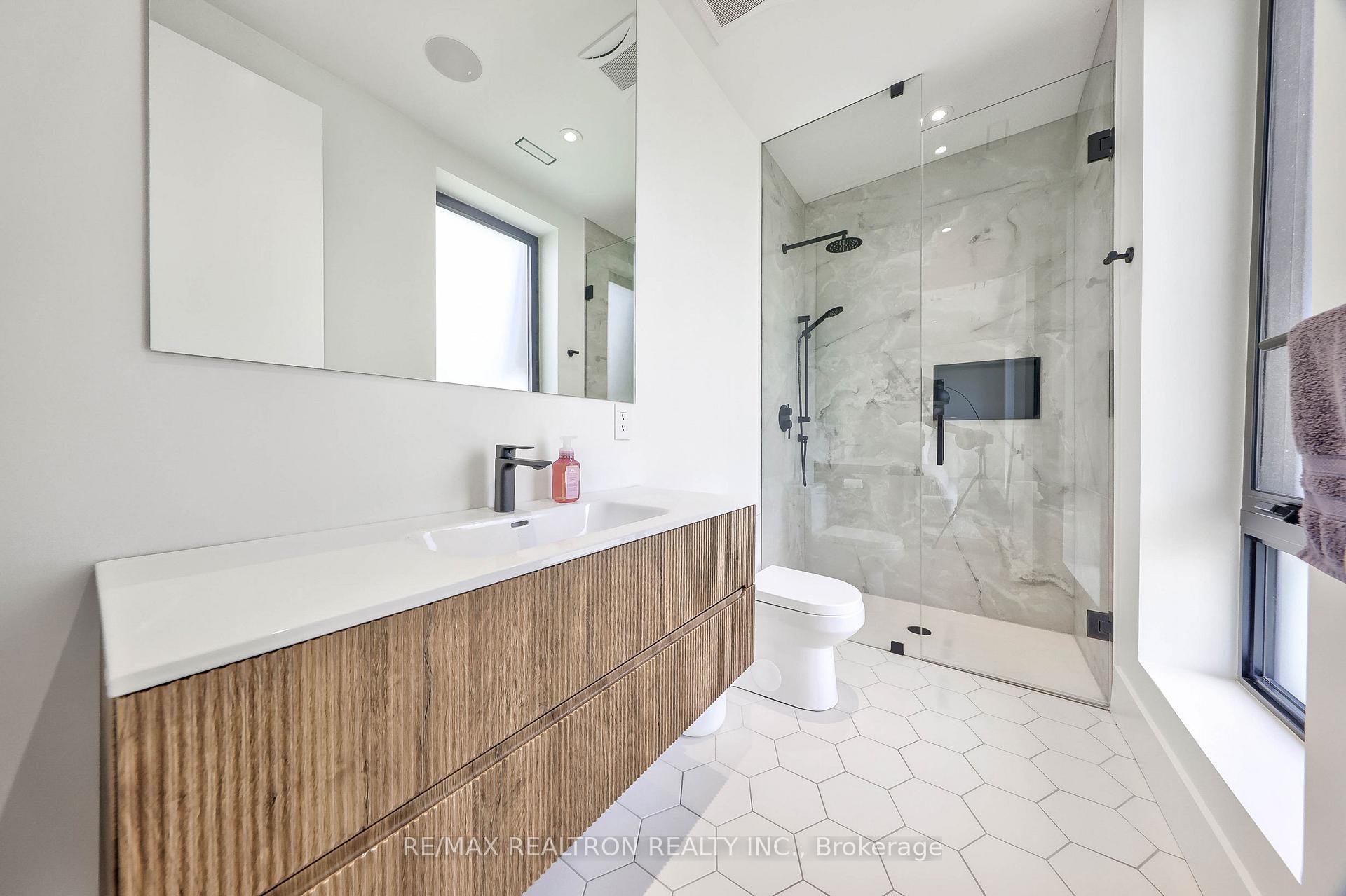 Photo 25 of 308 Ridley Boulevard, North York, Lansing-Westgate — HOMEH