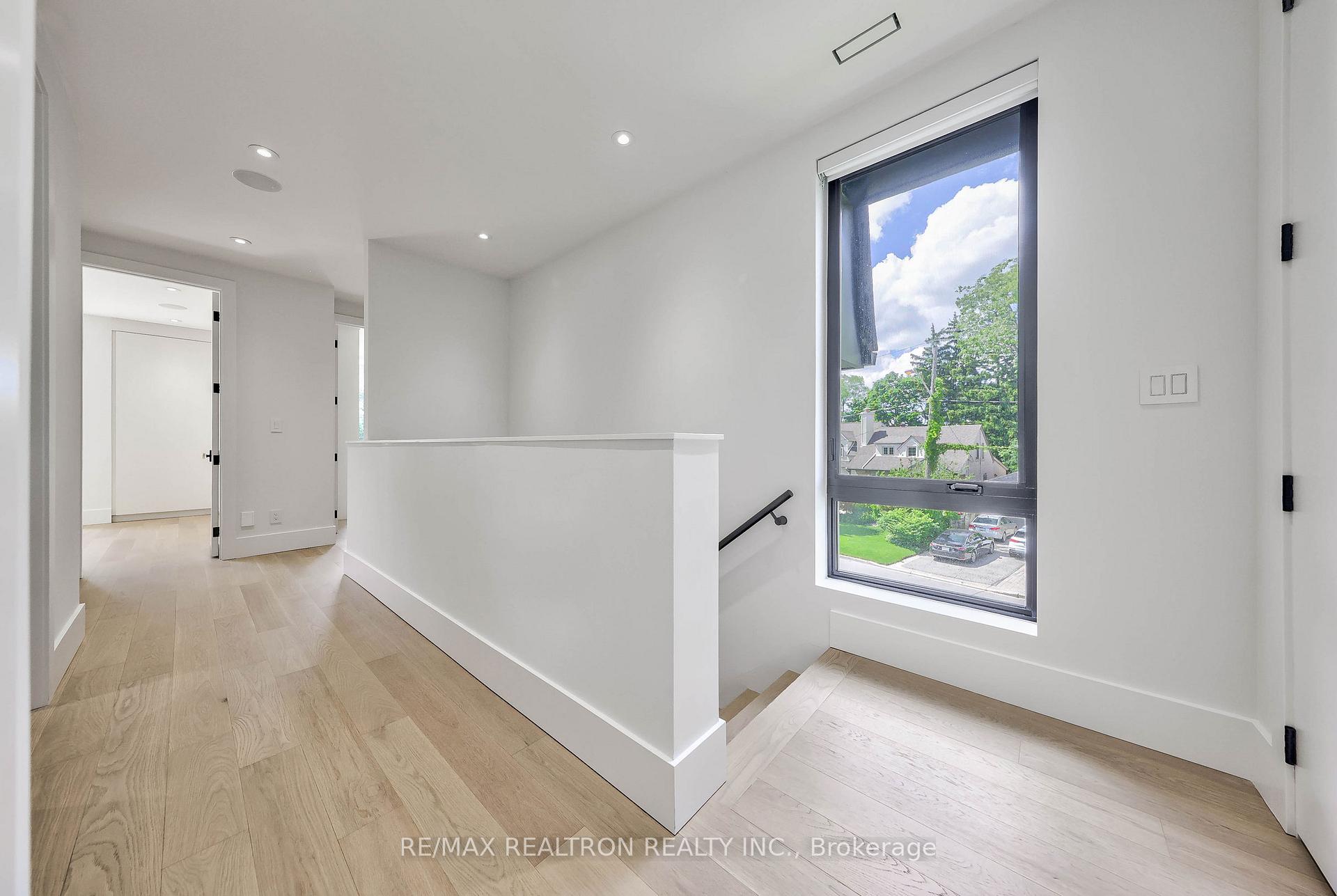 Photo 28 of 308 Ridley Boulevard, North York, Lansing-Westgate — HOMEH
