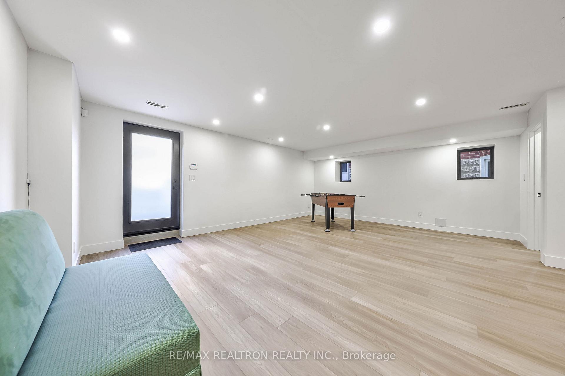 Photo 31 of 308 Ridley Boulevard, North York, Lansing-Westgate — HOMEH
